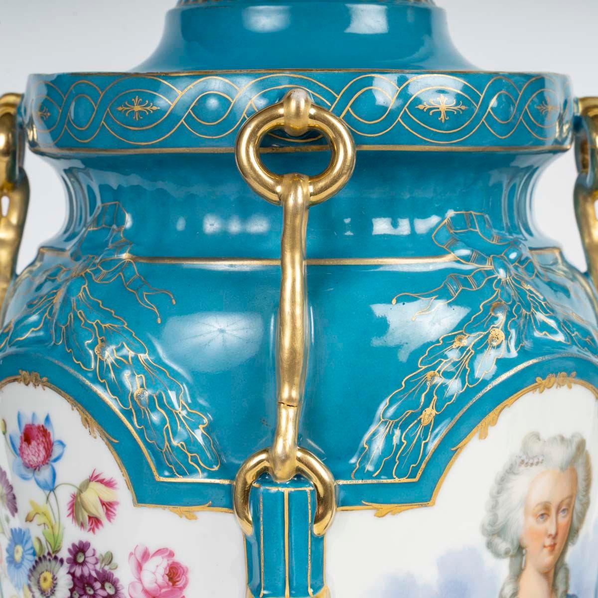 Pareja de jarrones cubiertos de porcelana alemana, siglo XIX, época de Napoleón III. Porcelana en venta