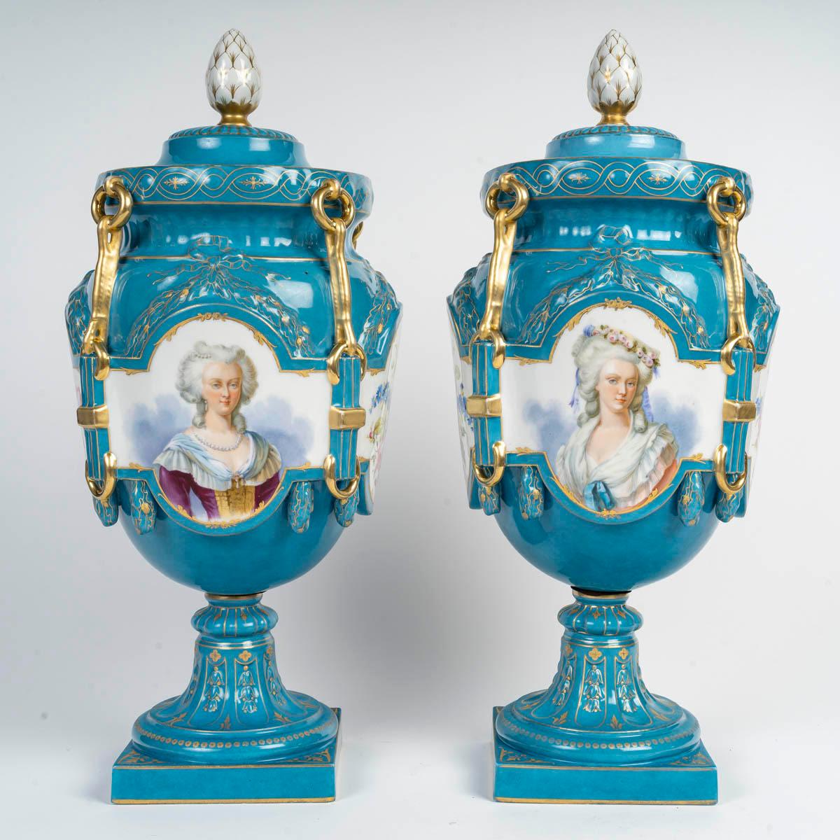Pareja de jarrones cubiertos de porcelana alemana, siglo XIX, época de Napoleón III. en venta 1