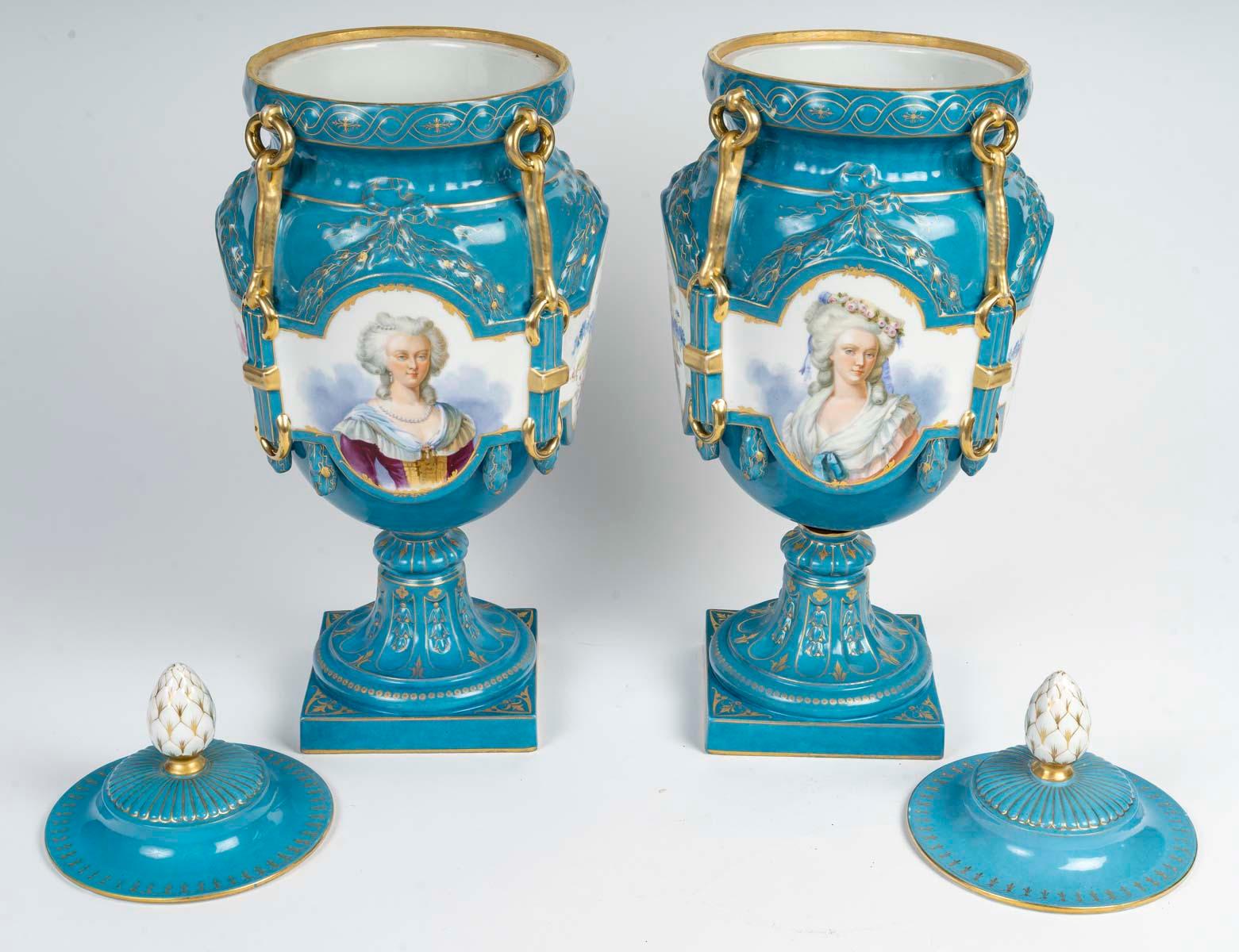 Pareja de jarrones cubiertos de porcelana alemana, siglo XIX, época de Napoleón III. en venta 2