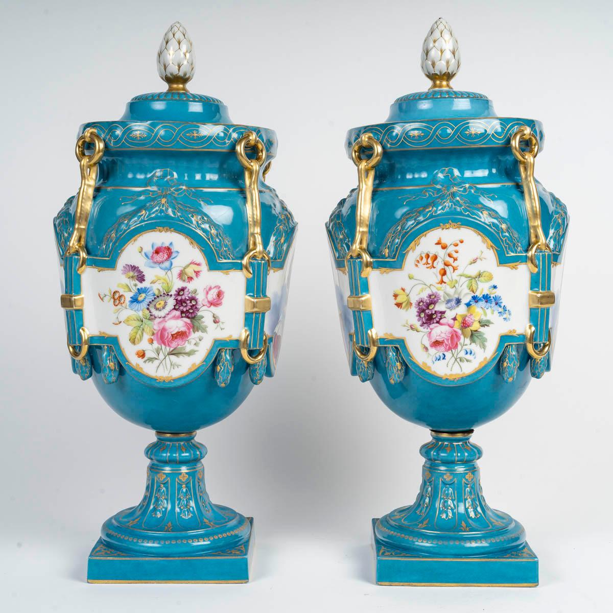 Pareja de jarrones cubiertos de porcelana alemana, siglo XIX, época de Napoleón III. en venta 3