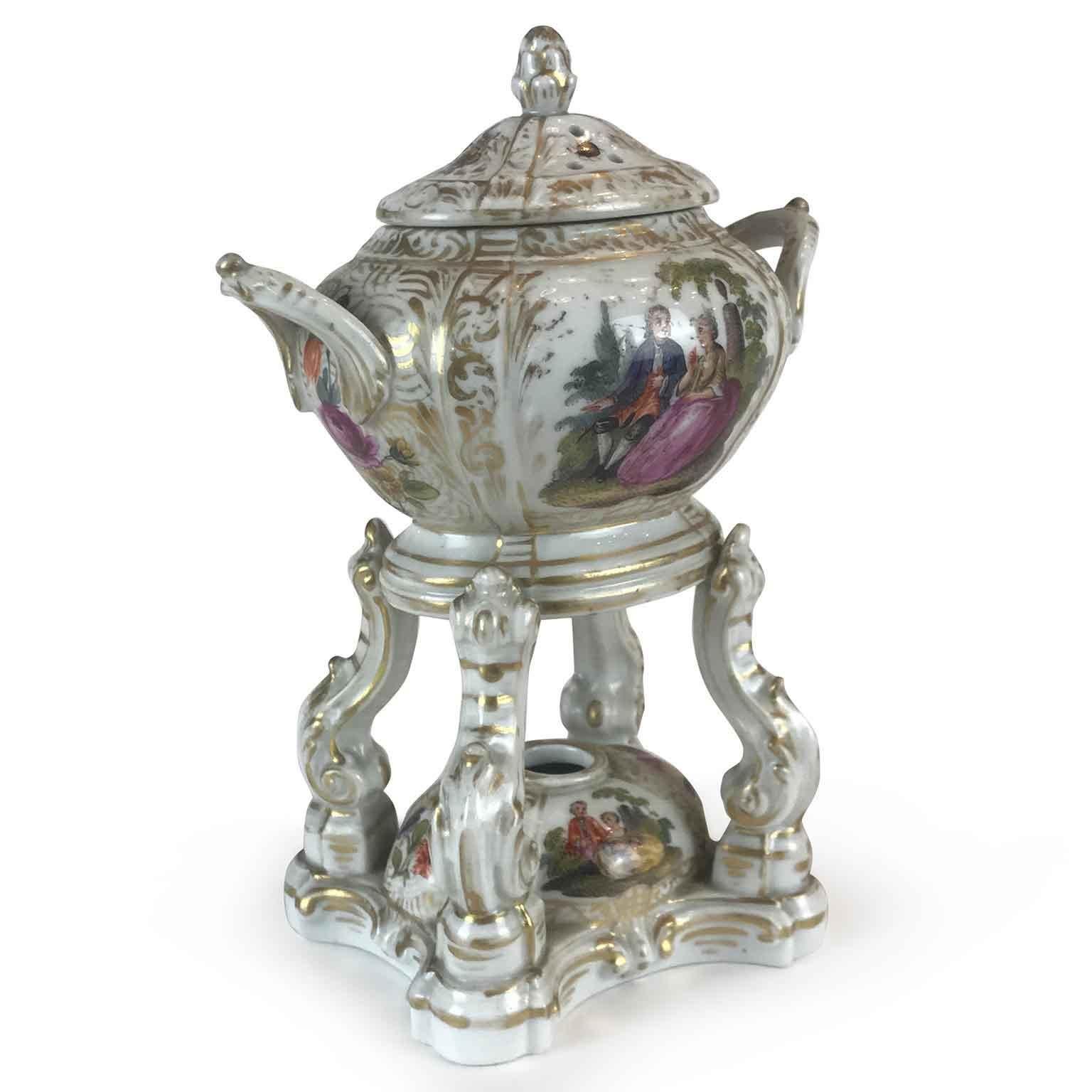 Paire de brûleurs de parfum en porcelaine allemande par KPM Berlin, décoration Watteau 1820 en vente 4