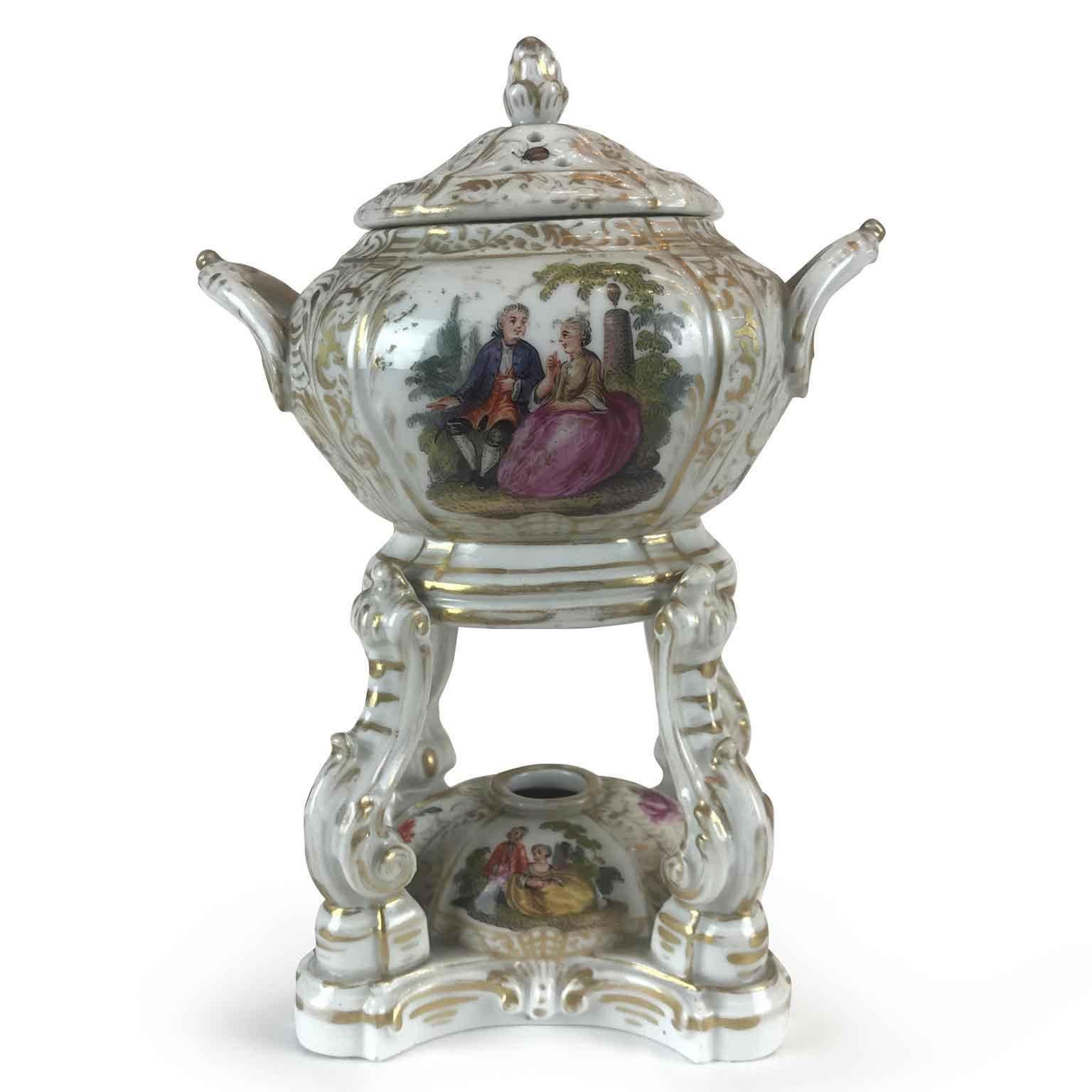 Paire de brûleurs de parfum en porcelaine allemande par KPM Berlin, décoration Watteau 1820 en vente 10