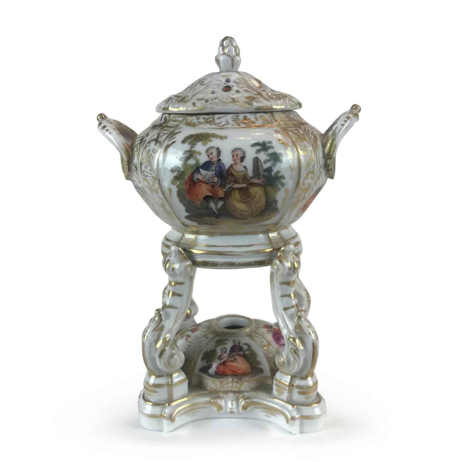 Paire de brûleurs de parfum en porcelaine allemande par KPM Berlin, décoration Watteau 1820 en vente 1