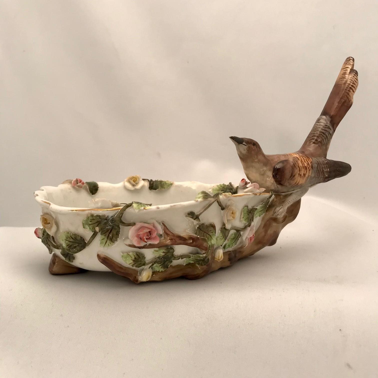 Pair of German Shaped Dessert Dishes Each Modelled with a Bird Amidst Flowers For Sale 1