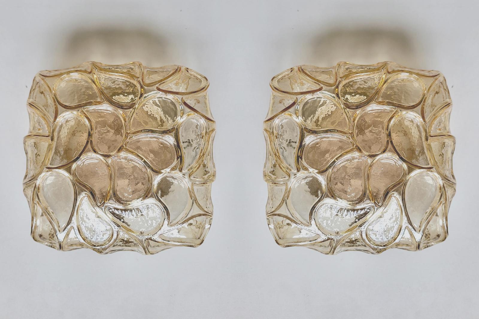 Allemand Paire de plafonniers ou d'appliques en verre ambré d'époque allemande, 1960 en vente