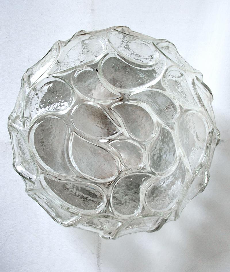 Très belle paire d'encastrés en verre géométrique (paisley). 
Allemagne, années 1960.
Douilles : 2x E27 (US E26)
