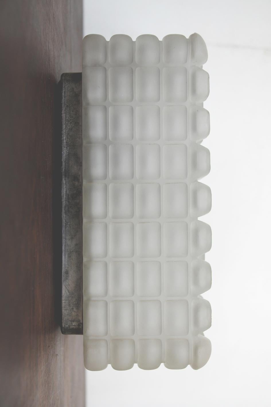 Mid-Century moderno Coppia di lampade da parete o da soffitto in vetro tedesco d'epoca, scossoni 1960s in vendita