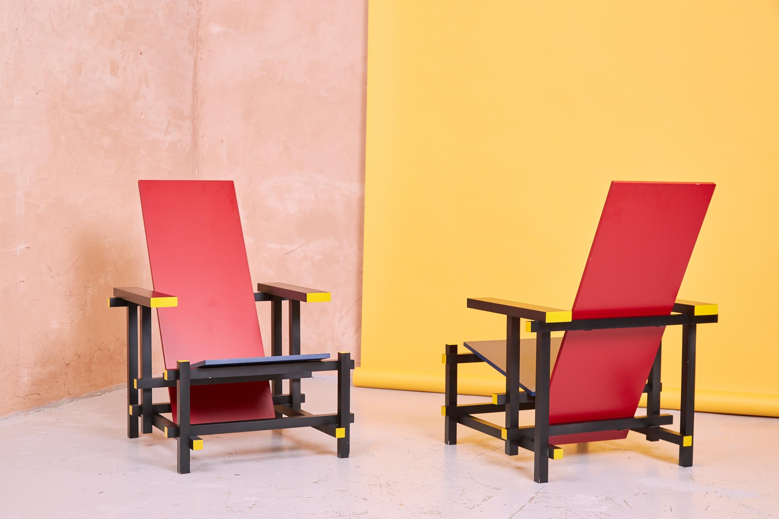 Paire de chaises rouges et bleues de Gerrit Rietveld en vente 6