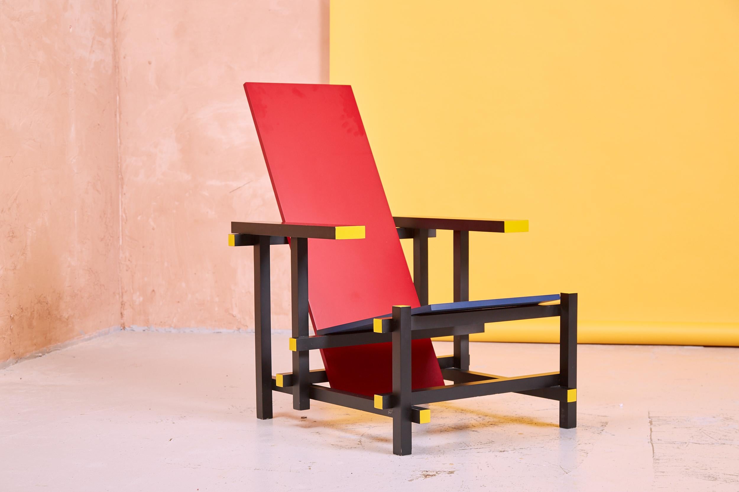 Paire de chaises rouges et bleues de Gerrit Rietveld en vente 10