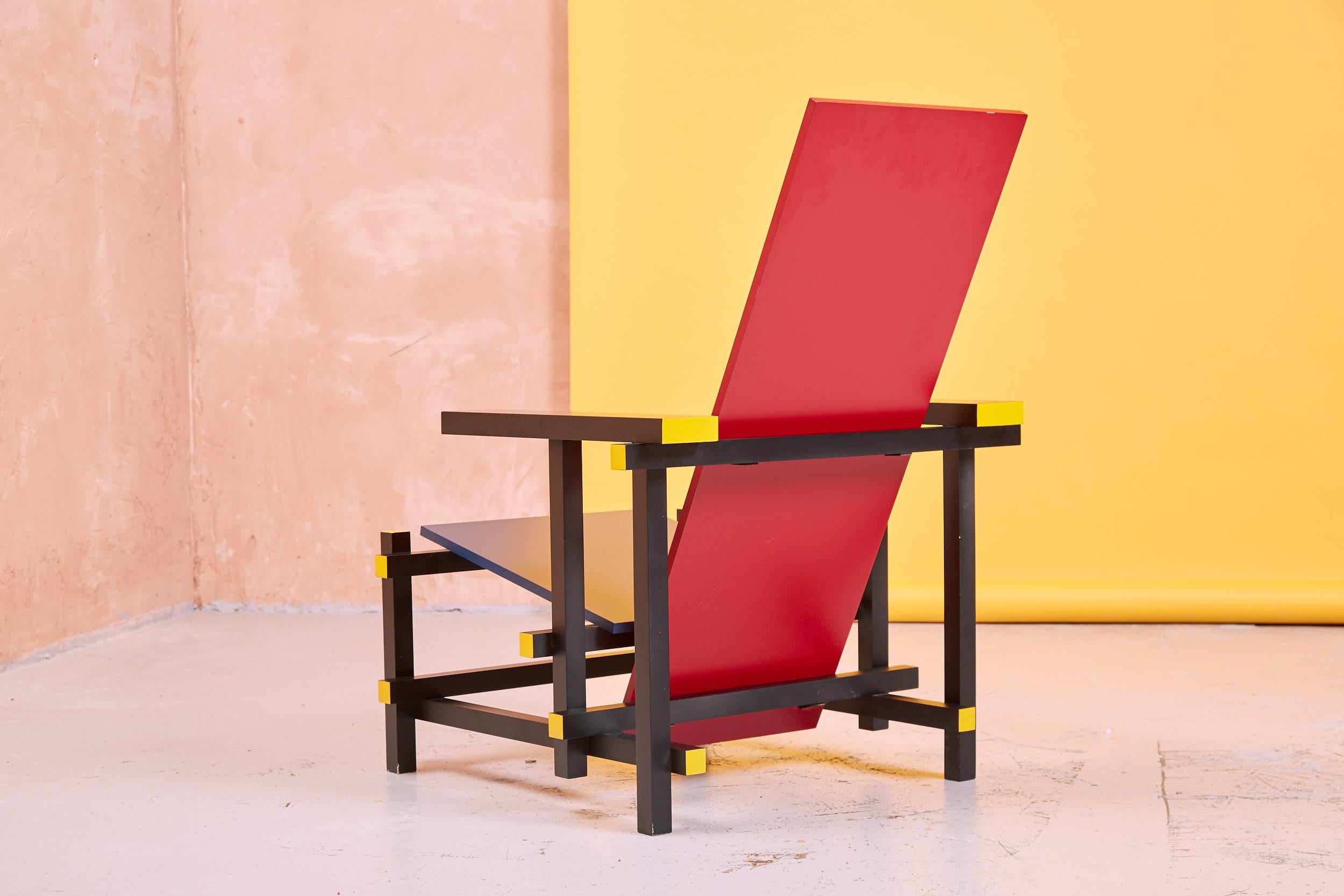 Paire de chaises rouges et bleues de Gerrit Rietveld en vente 11