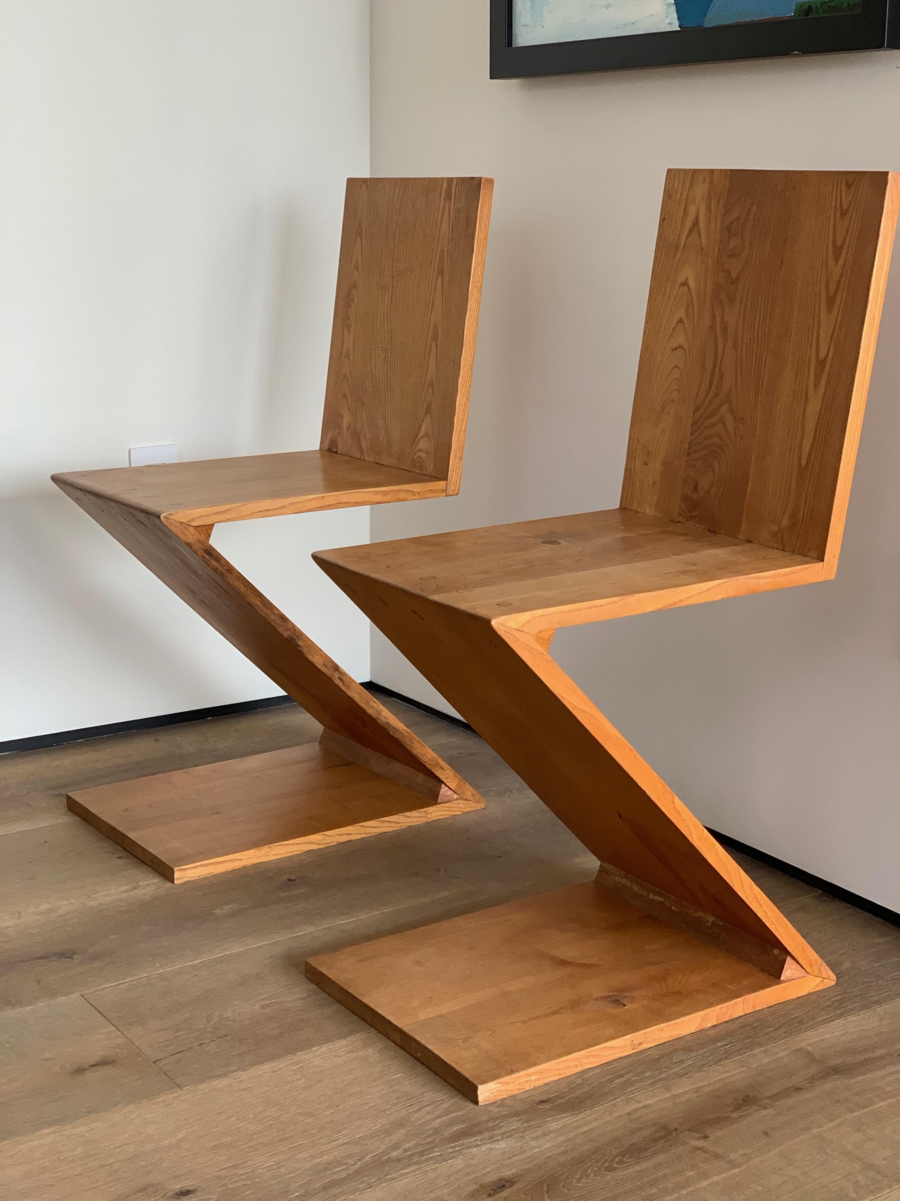 Pair of Gerrit Rietveld Zig Zag Chairs, 1920s In Good Condition For Sale In West Hollywood, CA