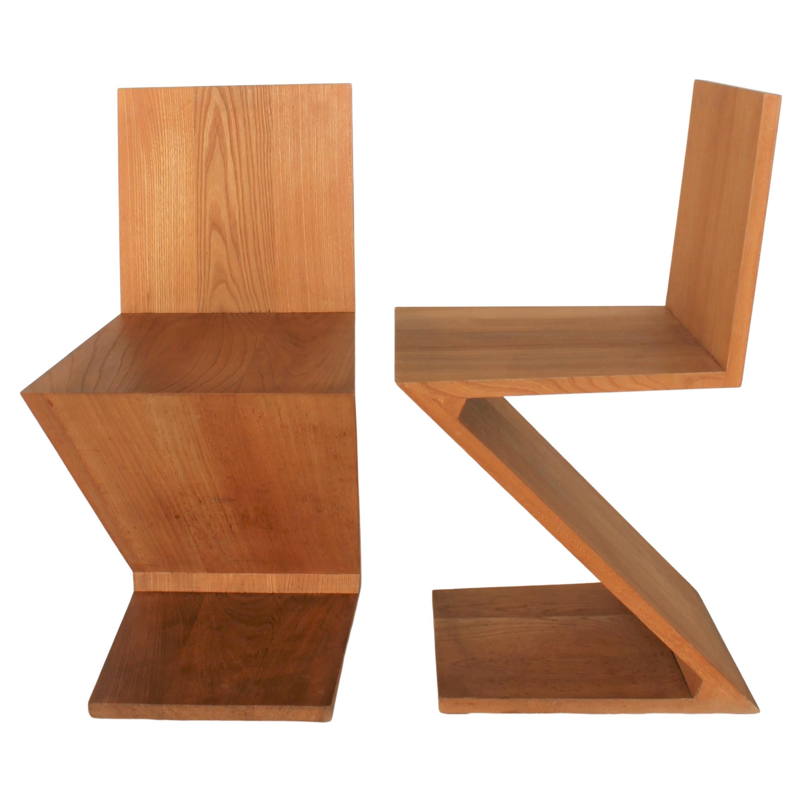 Pair of Gerrit Rietveld "Zig-Zag" Chairs by Cassina n° 859-860, Italy 1973  For Sale