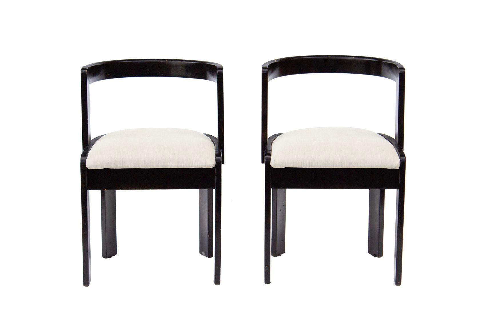 Pair of Gestural Dining Chairs by International Furniture Corp In Good Condition For Sale In Grand Rapids, MI