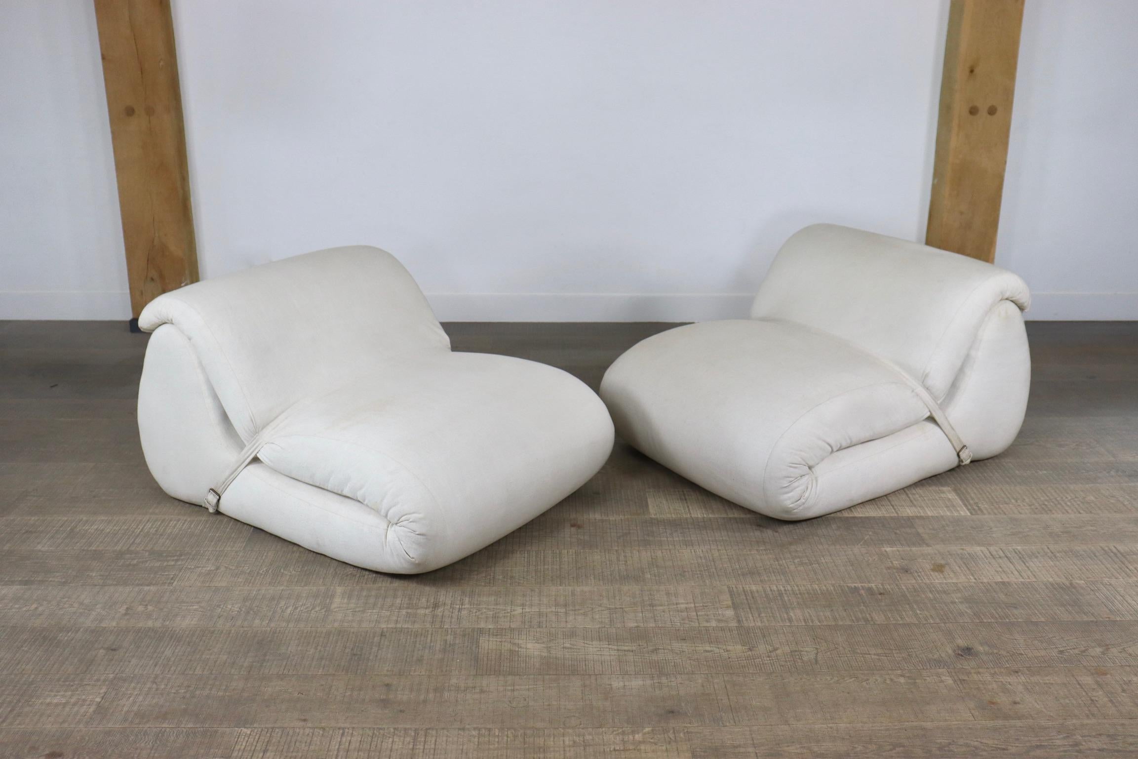 Mid-20th Century Pair of Ghiro Convertible lounge chairs by Umberto Catalano and Gianfranco Masi,