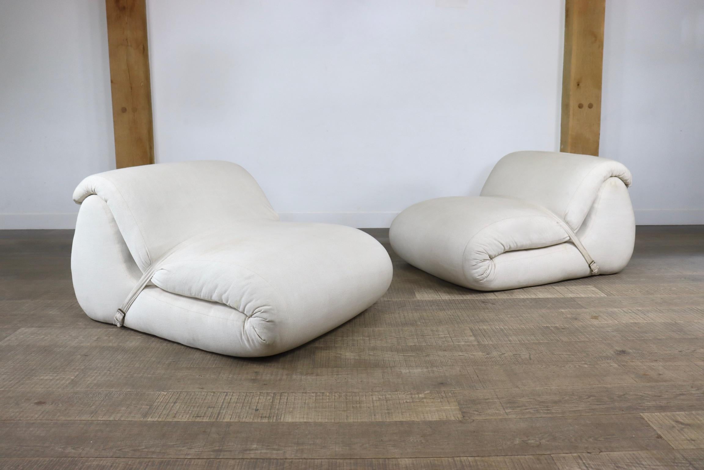 Pair of Ghiro Convertible lounge chairs by Umberto Catalano and Gianfranco Masi, 1