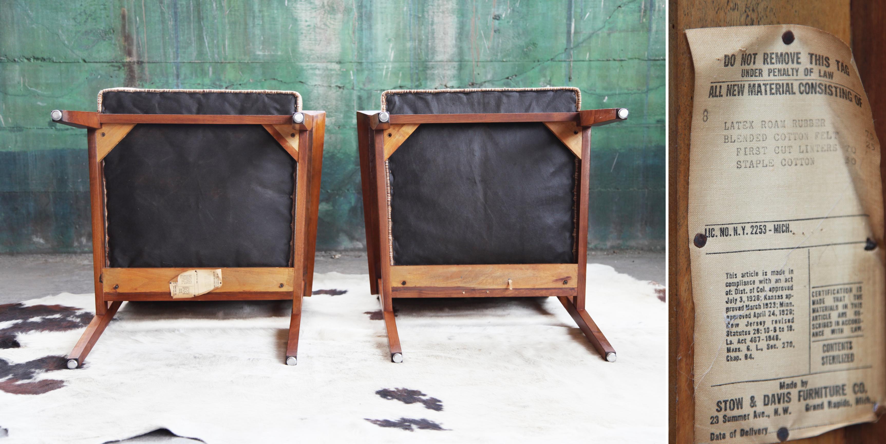 Pair of Giacomo Buzzitta Mid-Century Modern Walnut Lounge Chairs by Stow Davis For Sale 4