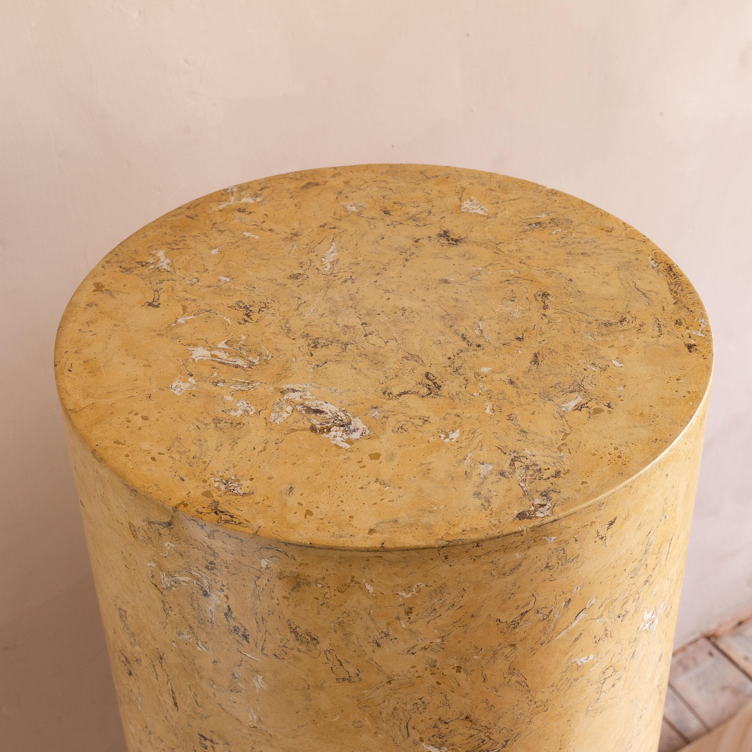 Paar Giallo Antico Scagliola-Säulen im Angebot 6