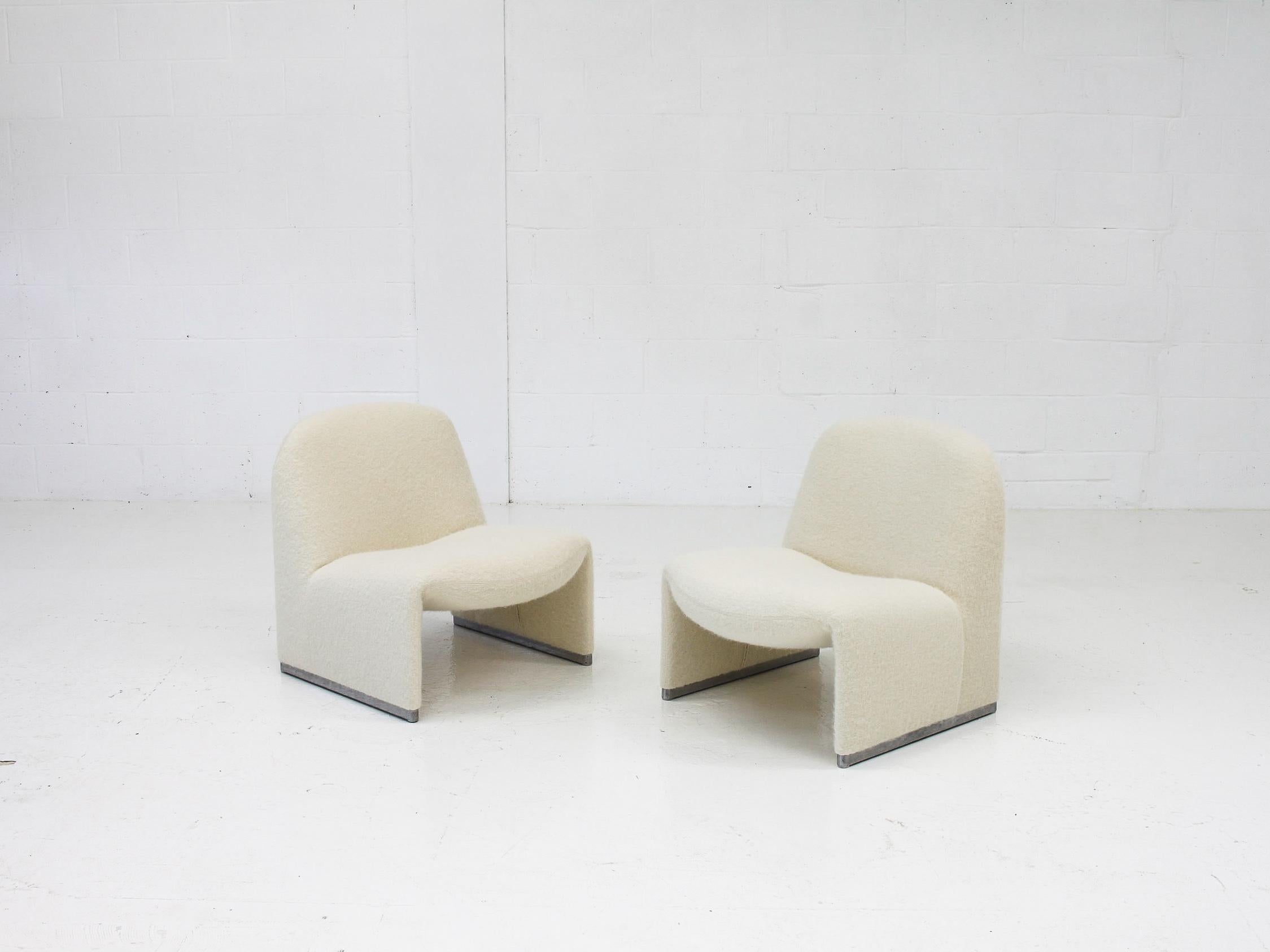 Pair of Giancarlo Piretti “Alky” Chairs in Fluffy Pierre Frey, Artifort, 1970s 2