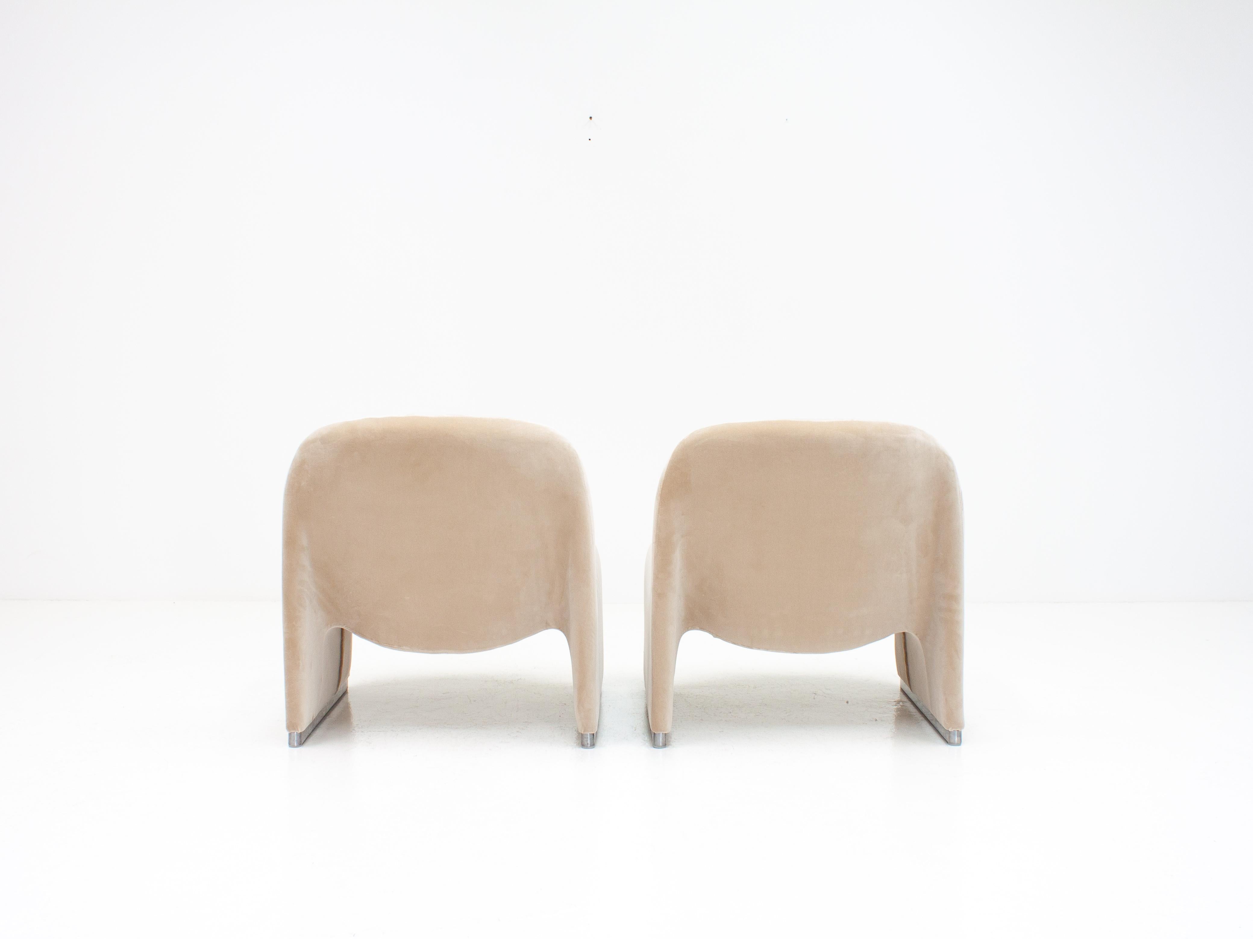 Pair of Giancarlo Piretti “Alky” Chairs in New Velvet, Artifort, 1970s 3