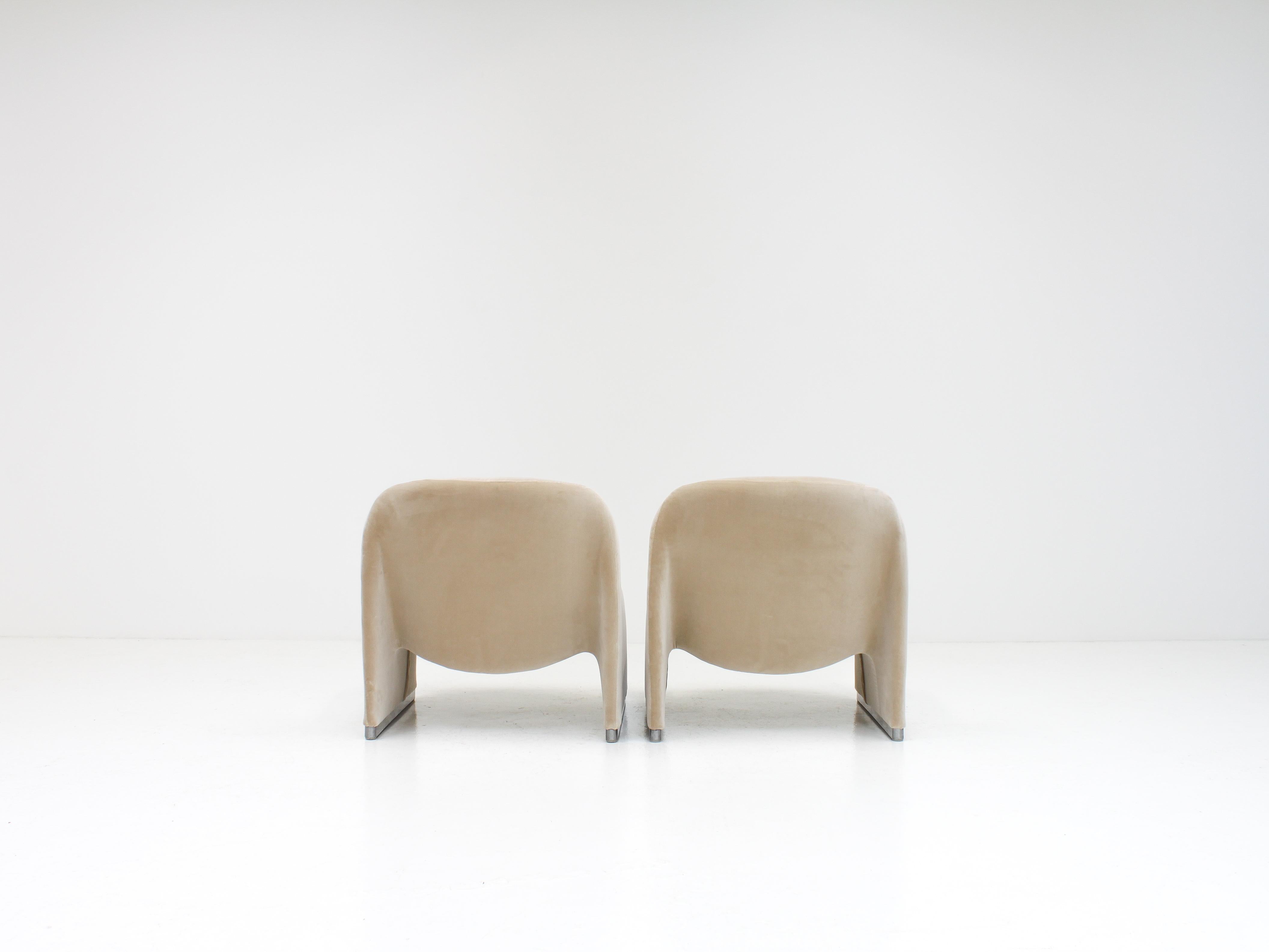 Giancarlo Piretti “Alky” Chairs in New Velvet, Artifort, 1970s - *Customizable* For Sale 2