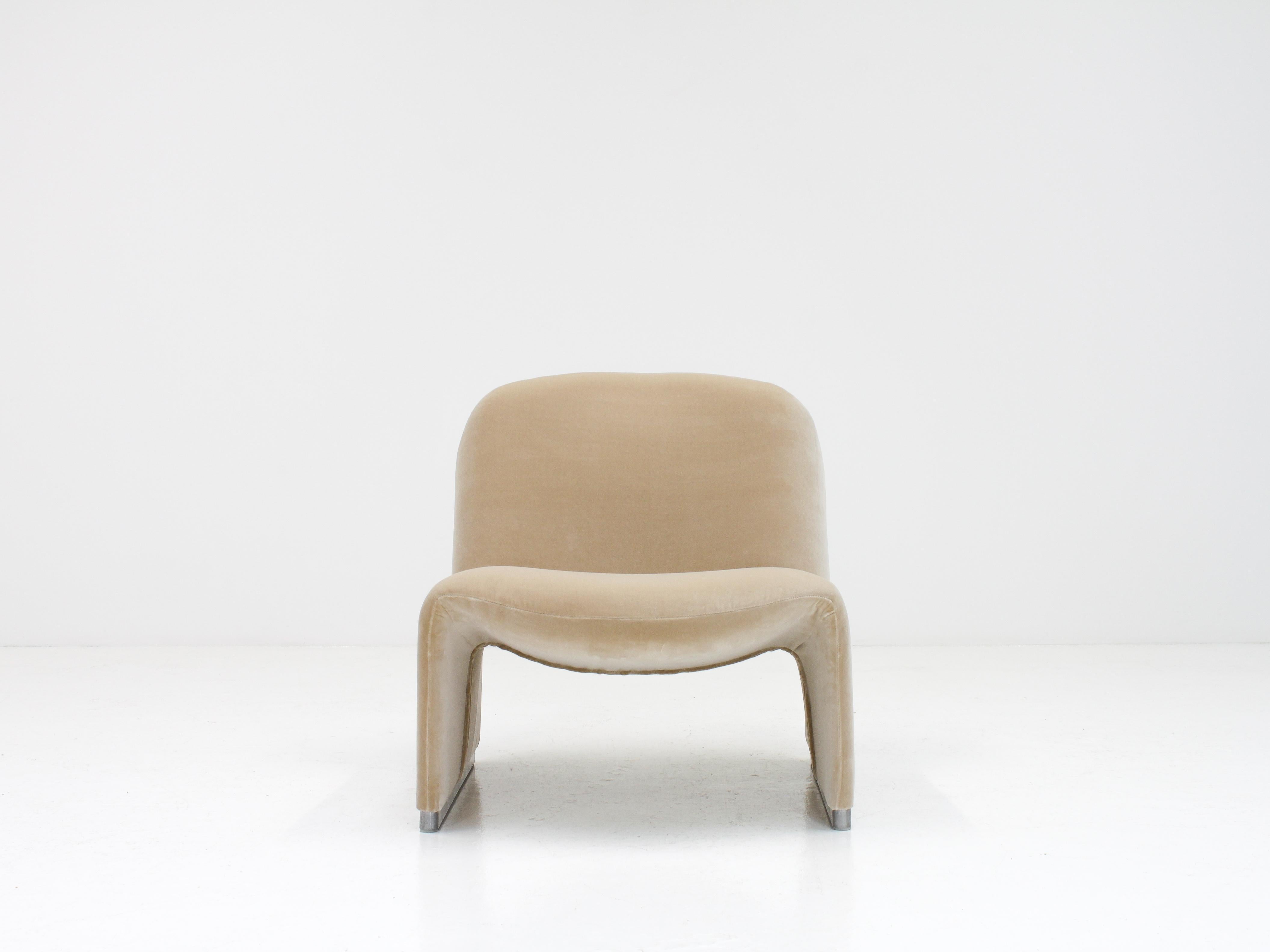 Giancarlo Piretti “Alky” Chairs in New Velvet, Artifort, 1970s 5