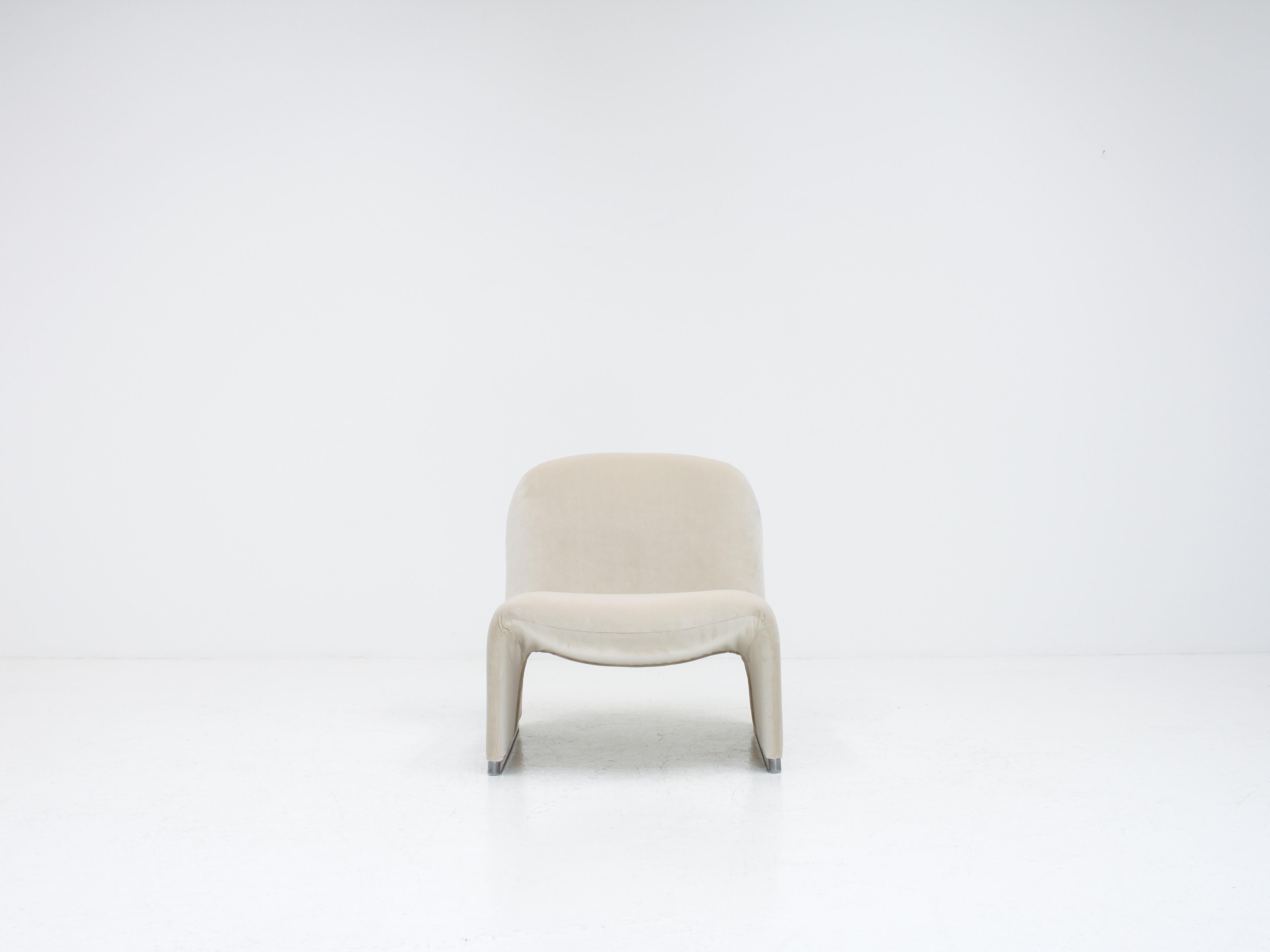 Giancarlo Piretti “Alky” Chairs in New Velvet, Artifort, 1970s - *Customizable* 7