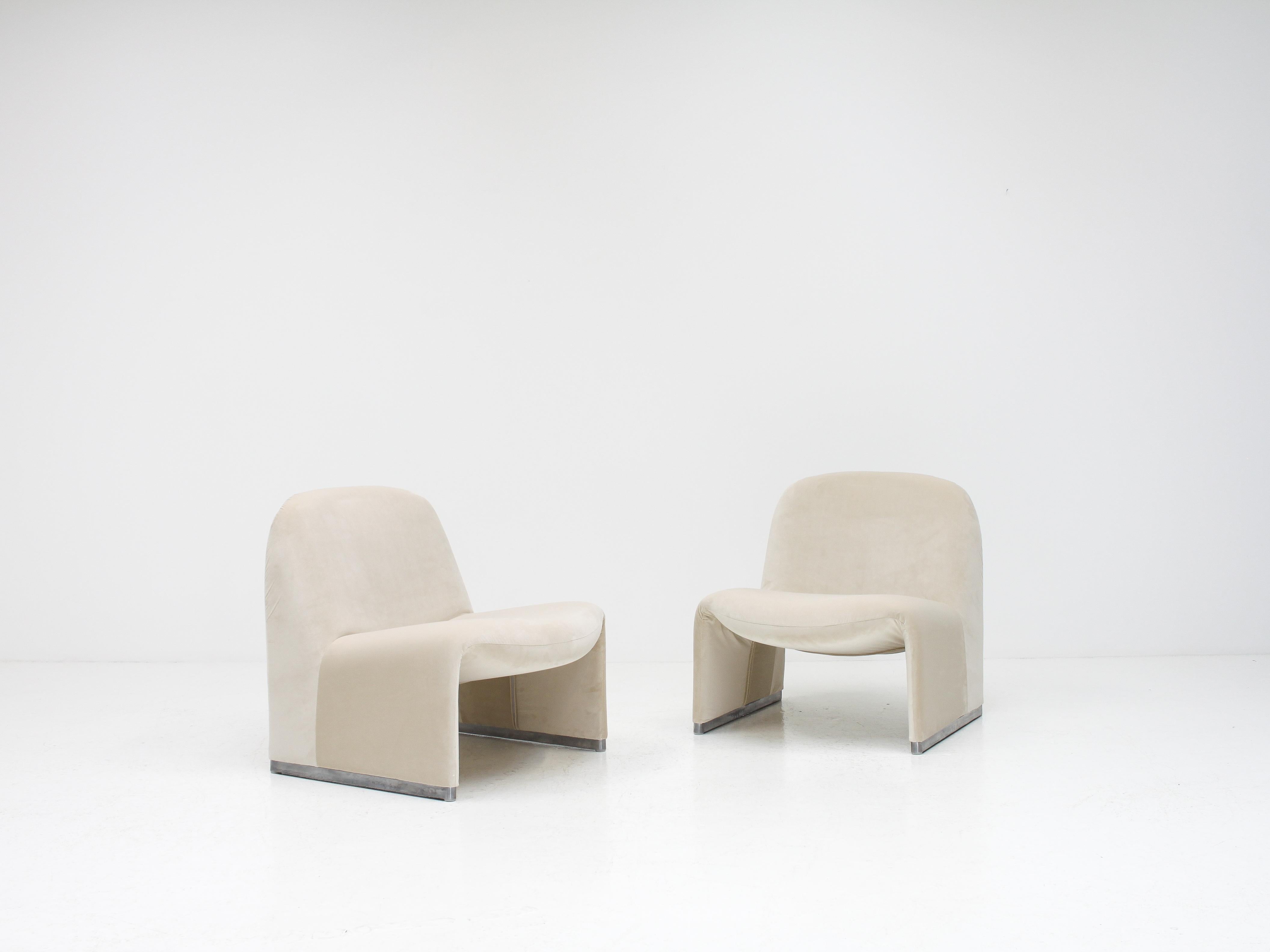 Mid-Century Modern Giancarlo Piretti “Alky” Chairs in New Velvet, Artifort, 1970s - *Customizable*