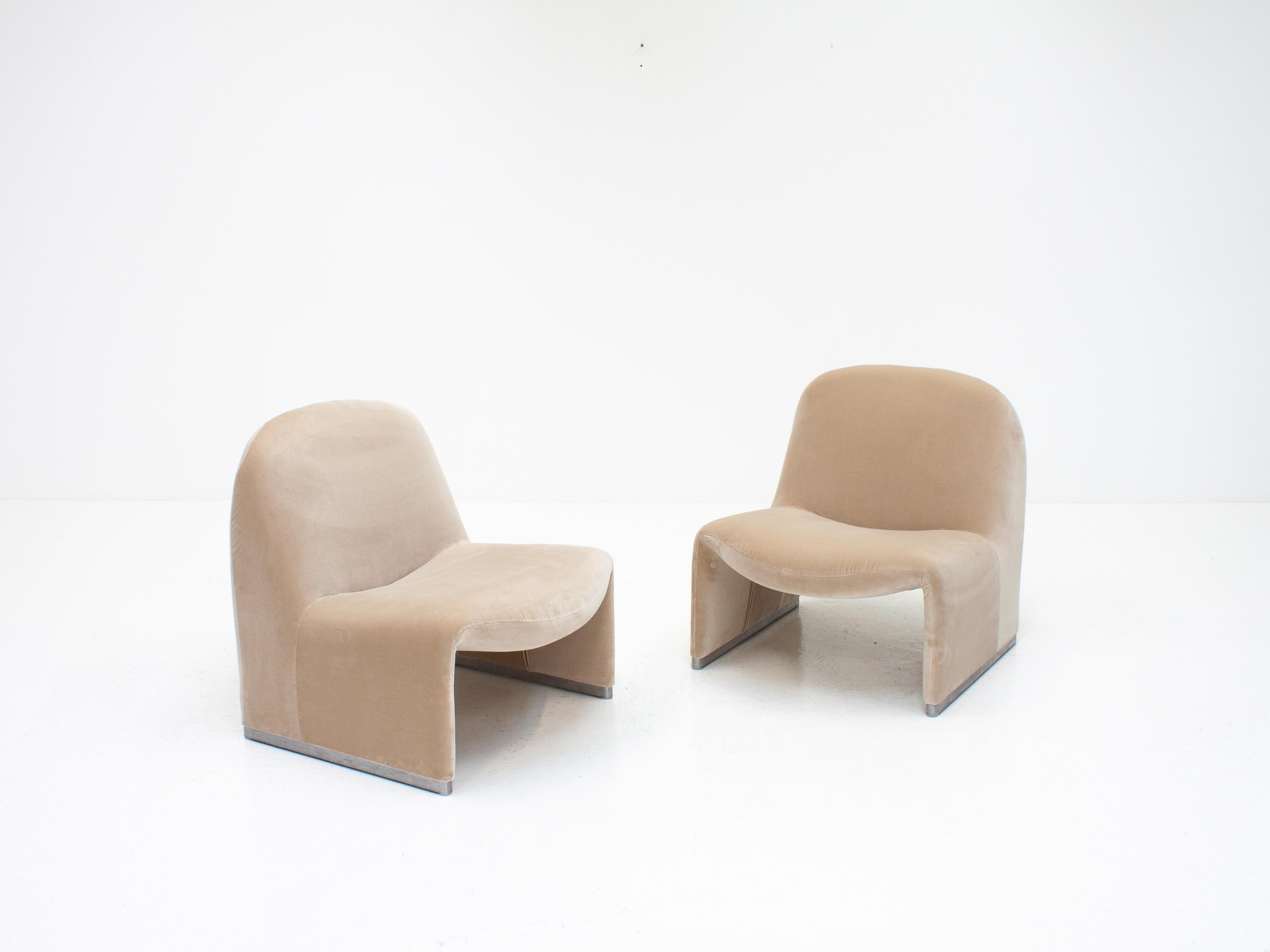 Dutch Pair of Giancarlo Piretti “Alky” Chairs in New Velvet, Artifort, 1970s