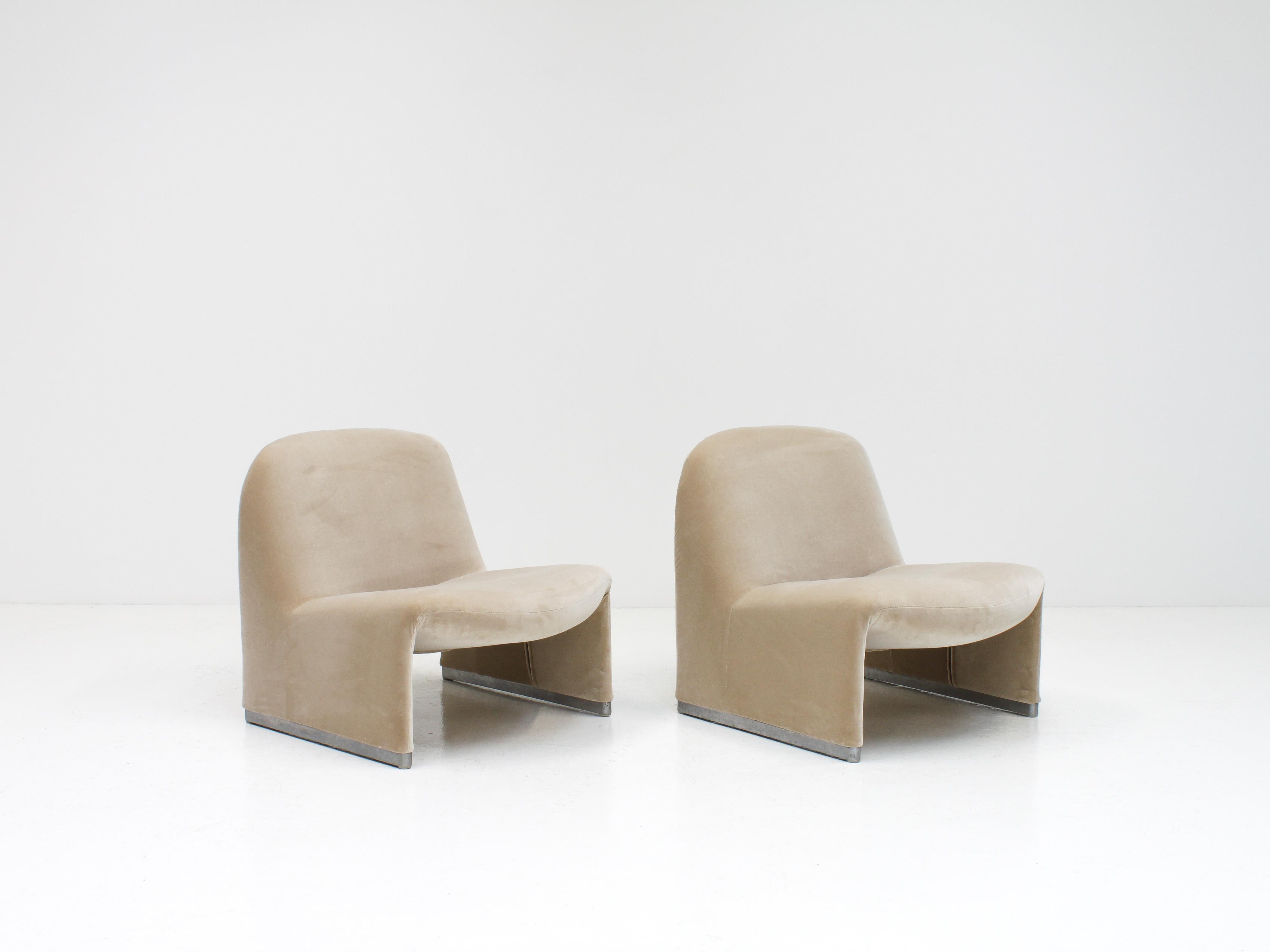 Giancarlo Piretti: „Alky“-Stühle aus neuem Samt, Bezug, 1970er Jahre – „ustomizable“ (Niederländisch) im Angebot