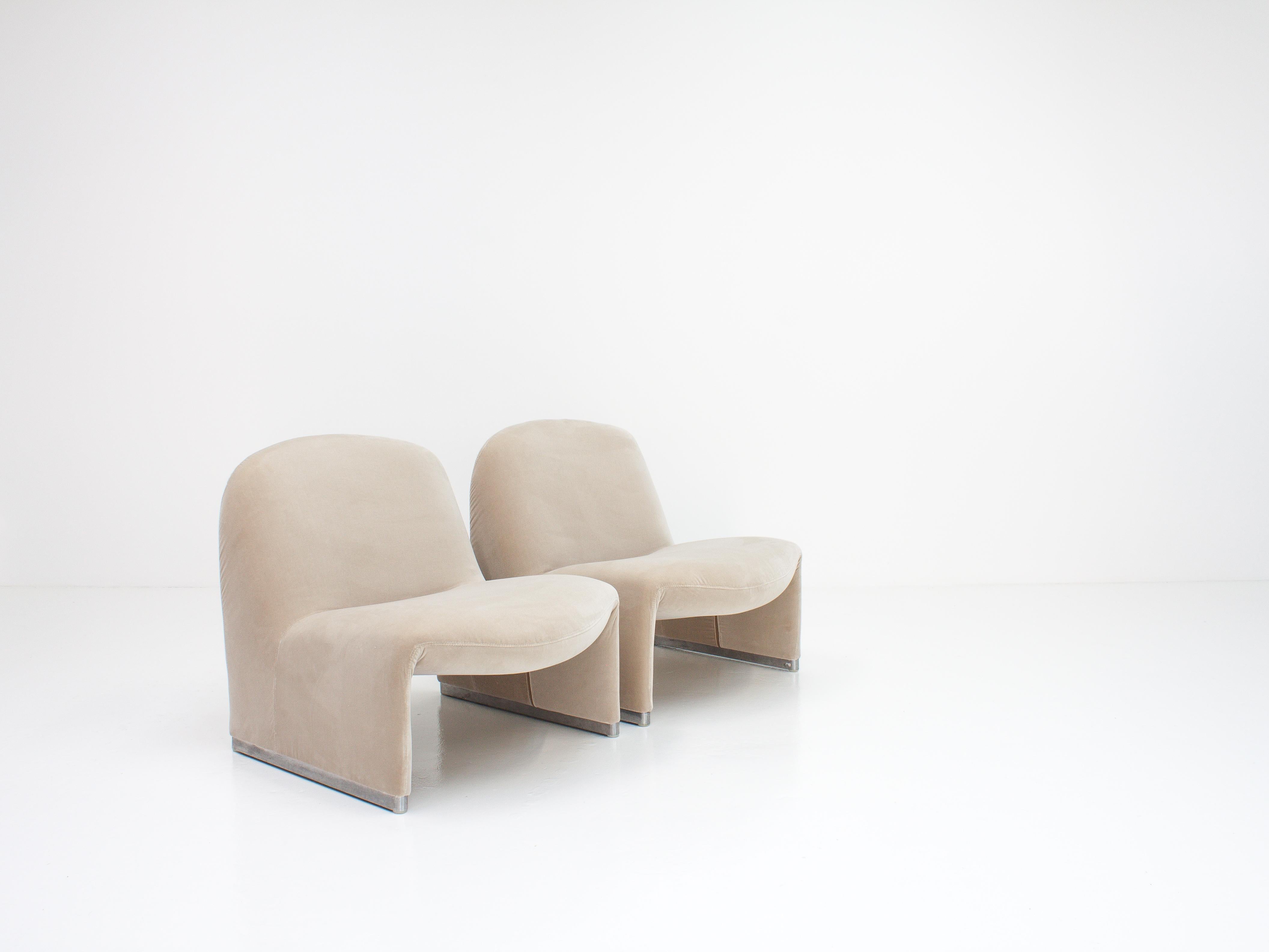 Steel Pair of Giancarlo Piretti “Alky” Chairs in New Velvet, Artifort, 1970s