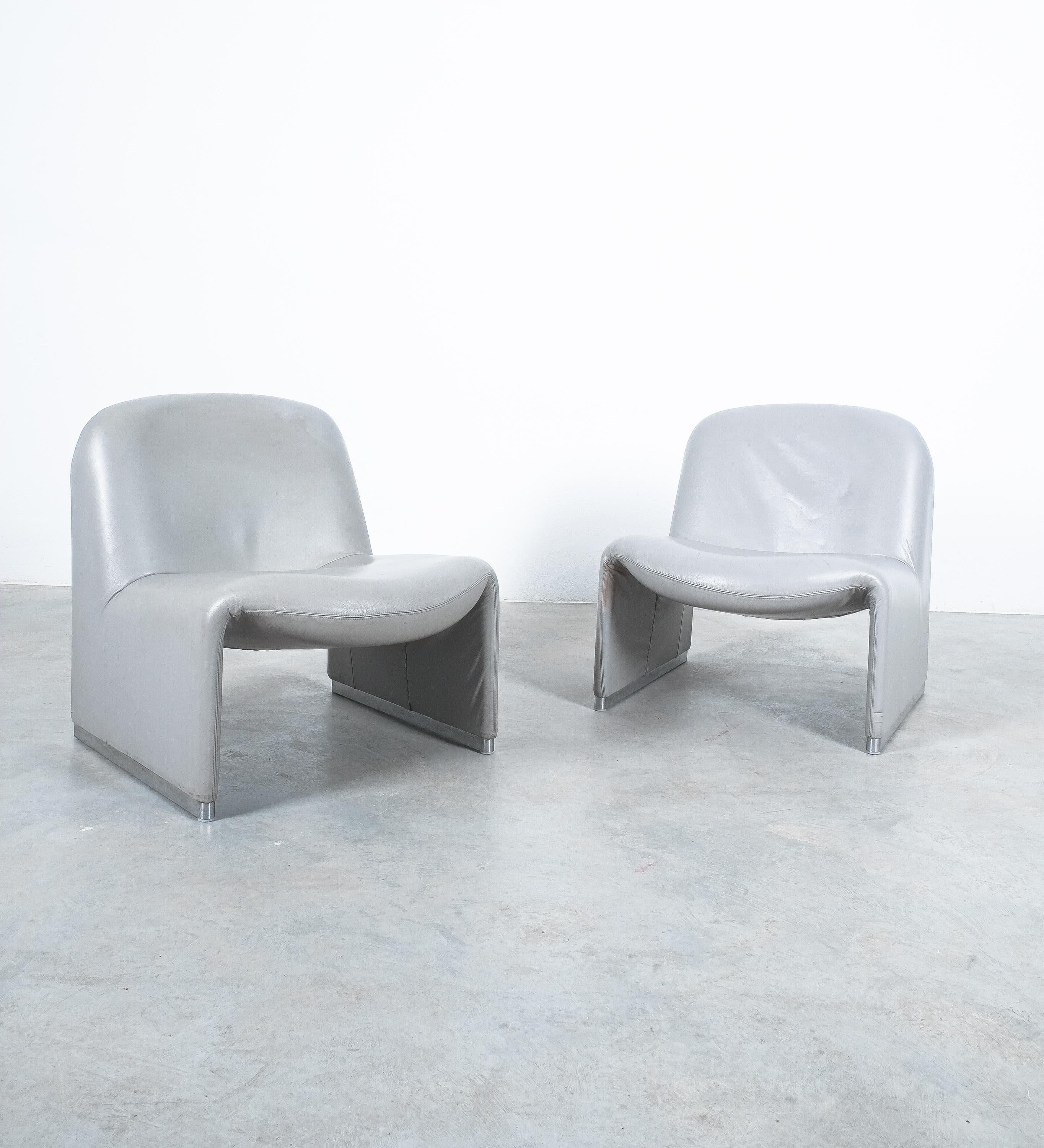 Pair of Giancarlo Piretti “Alky” Grey Leather Chairs, Castelli, 1969 5