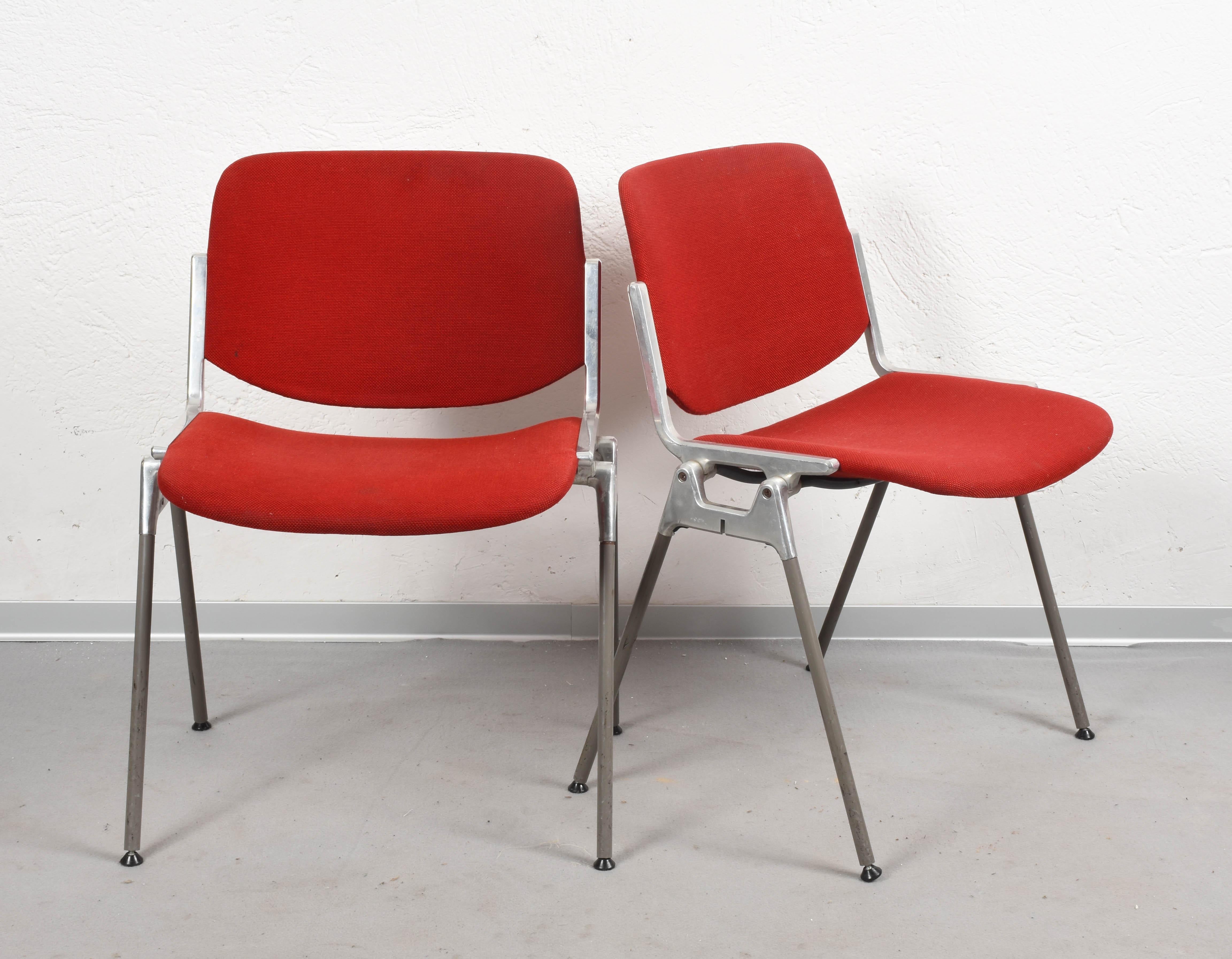 Mid-Century Modern Pair of Giancarlo Piretti Red Fabric DSC 106 Italian Chairs for Castelli, 1960s