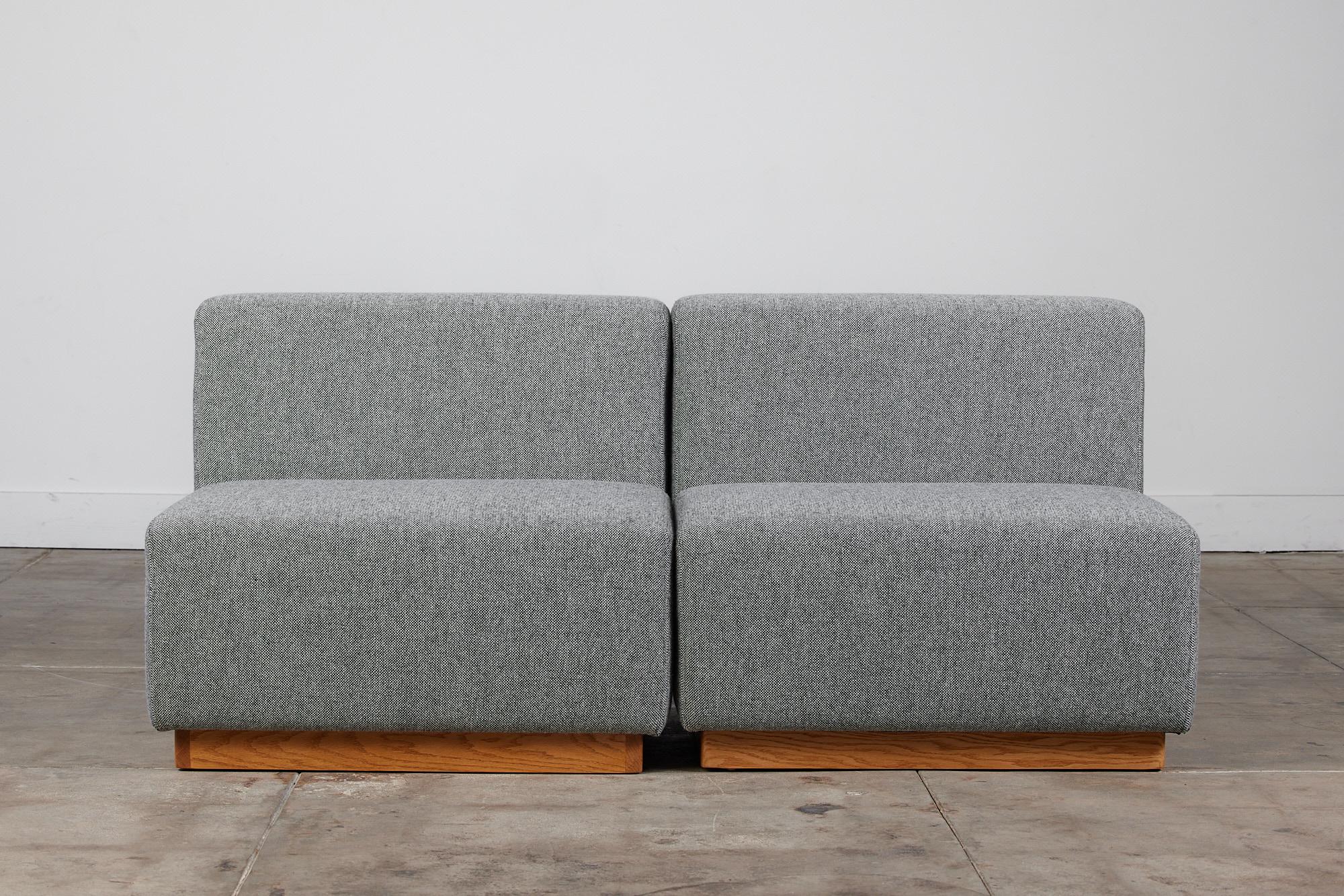 Coppia di sedili cubici moderni in stile Giancarlo Piretti 3