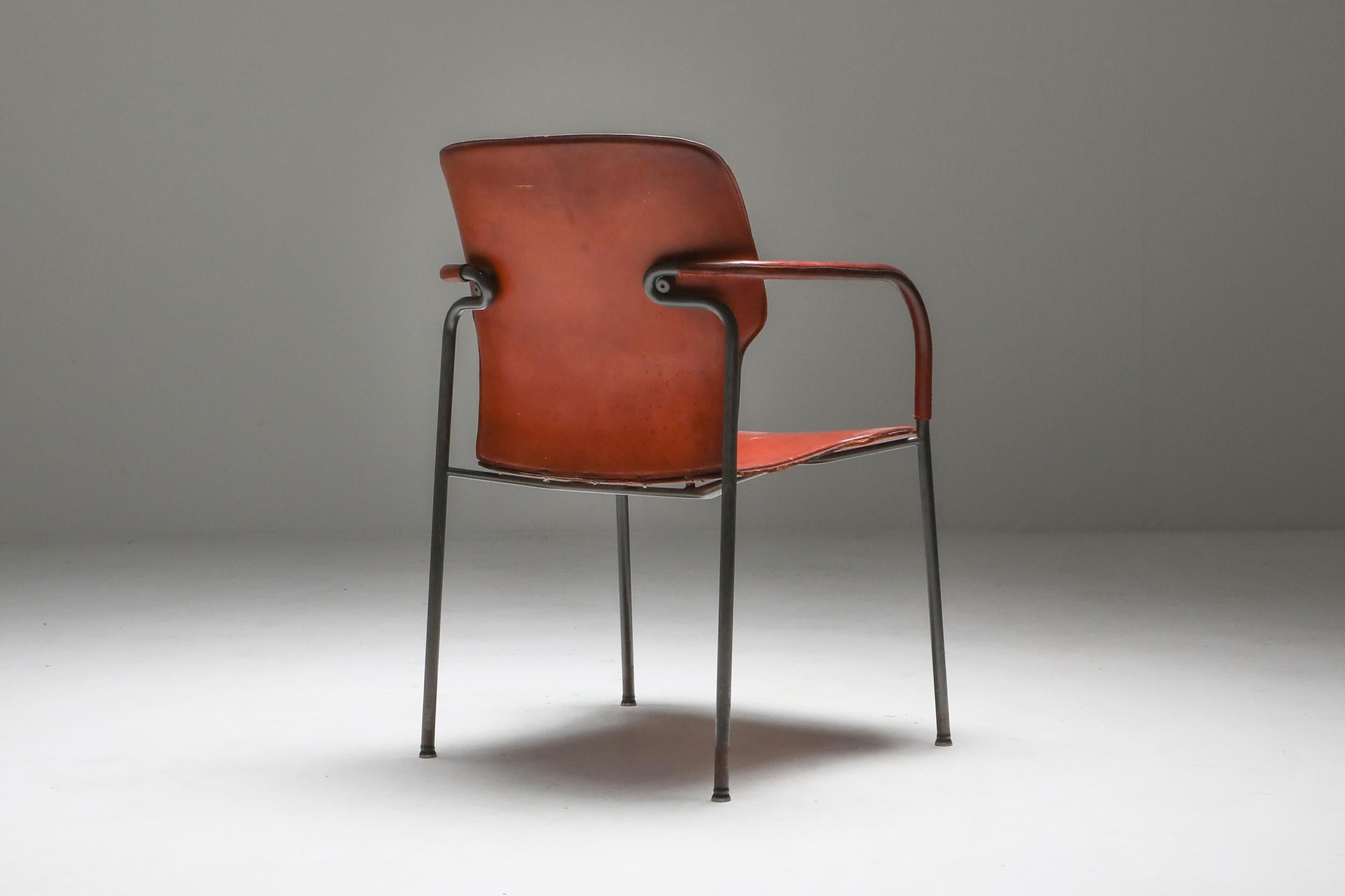 Paire de fauteuils Gianfranco Frattini modèle 'Lalanda' en cuir cognac foncé en vente 1