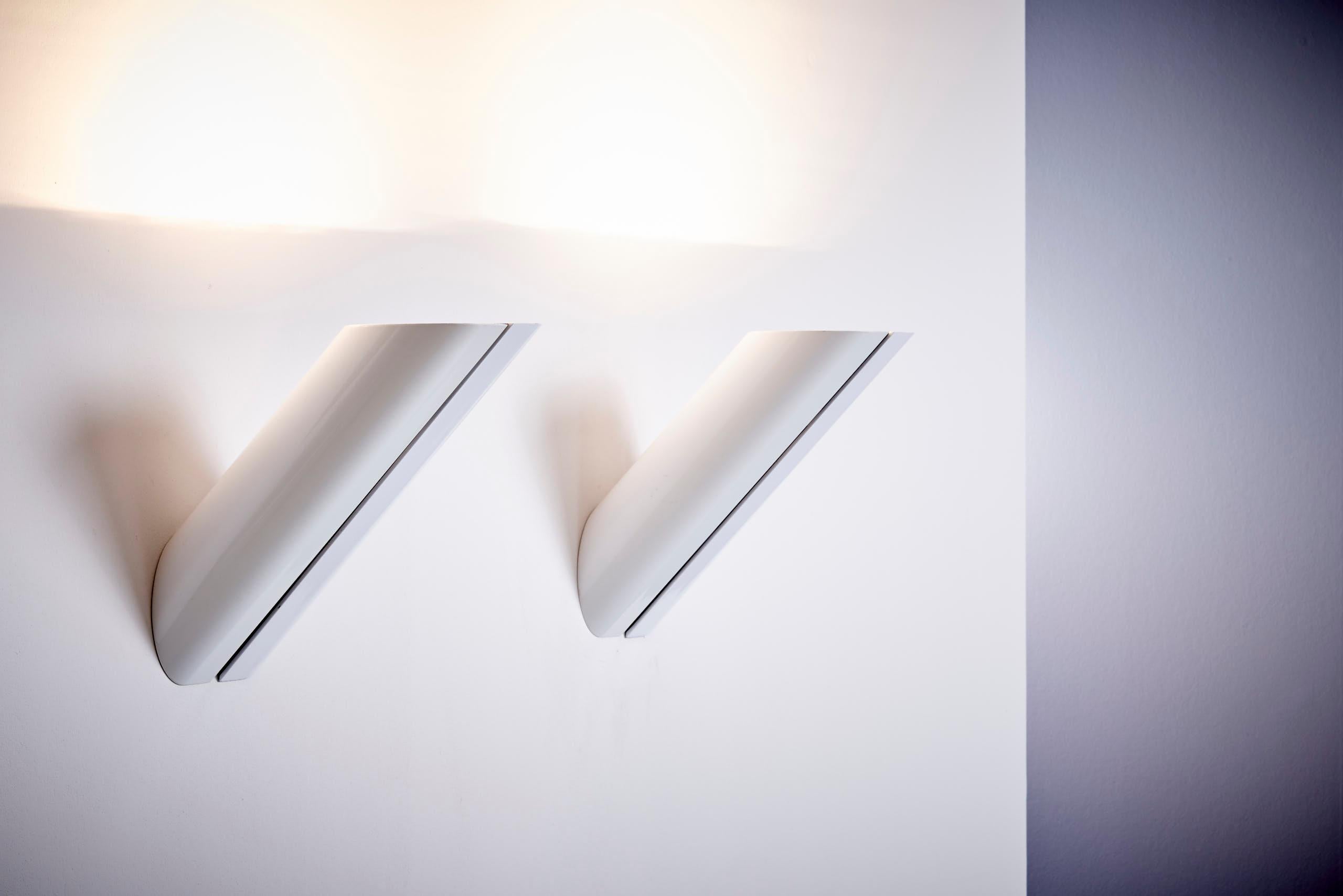 Pareja de apliques Gianfranco Frattini para Artemide, Italia, años 60 Moderno de mediados de siglo en venta