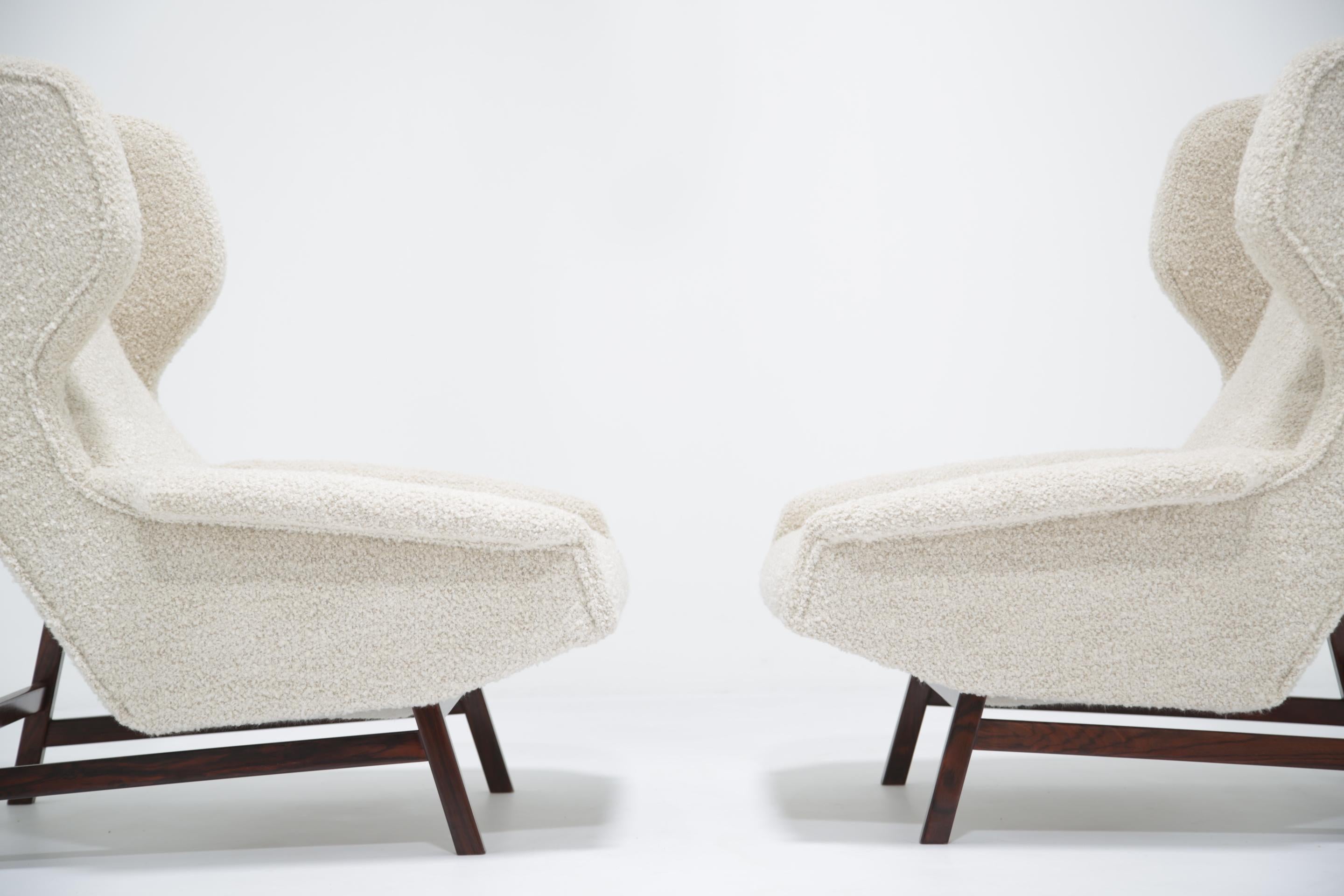 Paar Gianfranco Frattini Modell 877 Ohrensessel, Cassina, weißer Bouclé, ca. 1957, Paar im Angebot 3