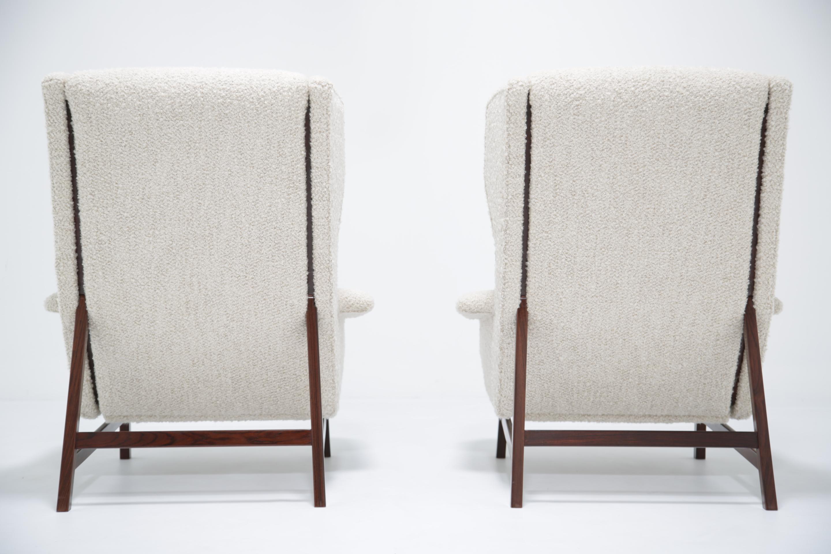 Paar Gianfranco Frattini Modell 877 Ohrensessel, Cassina, weißer Bouclé, ca. 1957, Paar im Zustand „Gut“ im Angebot in Dublin 8, IE
