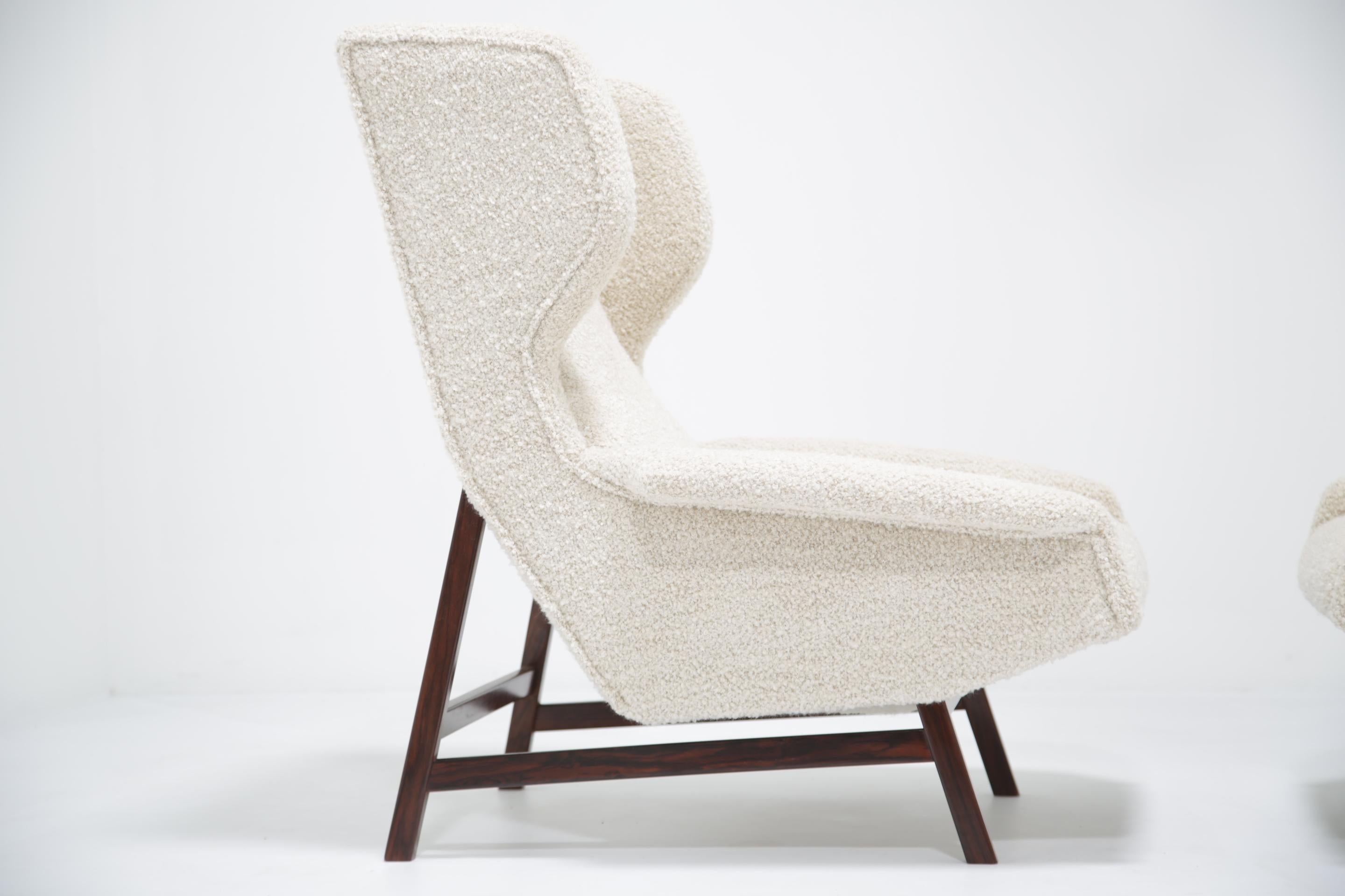 Paar Gianfranco Frattini Modell 877 Ohrensessel, Cassina, weißer Bouclé, ca. 1957, Paar im Angebot 1