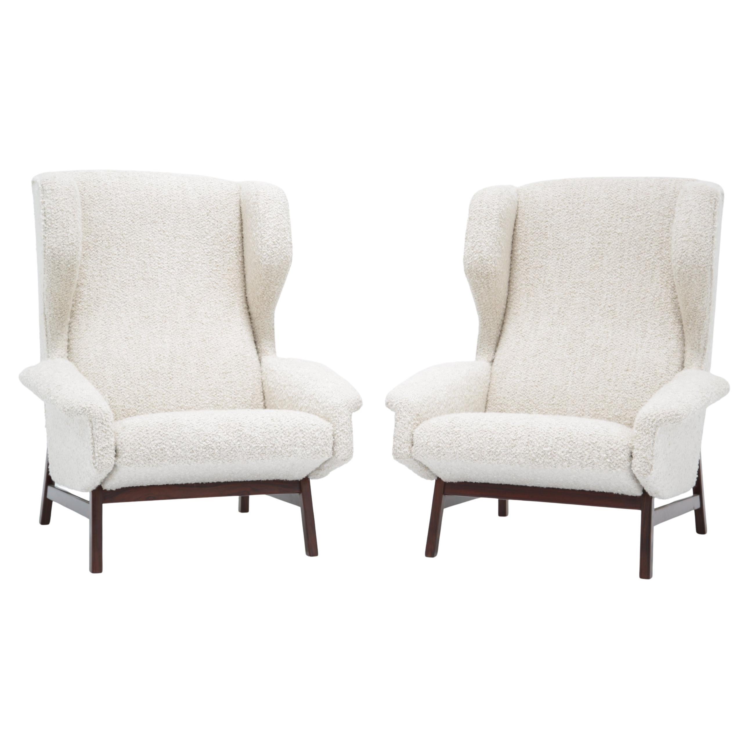 Pair of Gianfranco Frattini Model 877 Wing Chairs, Cassina, white boucle C. 1957