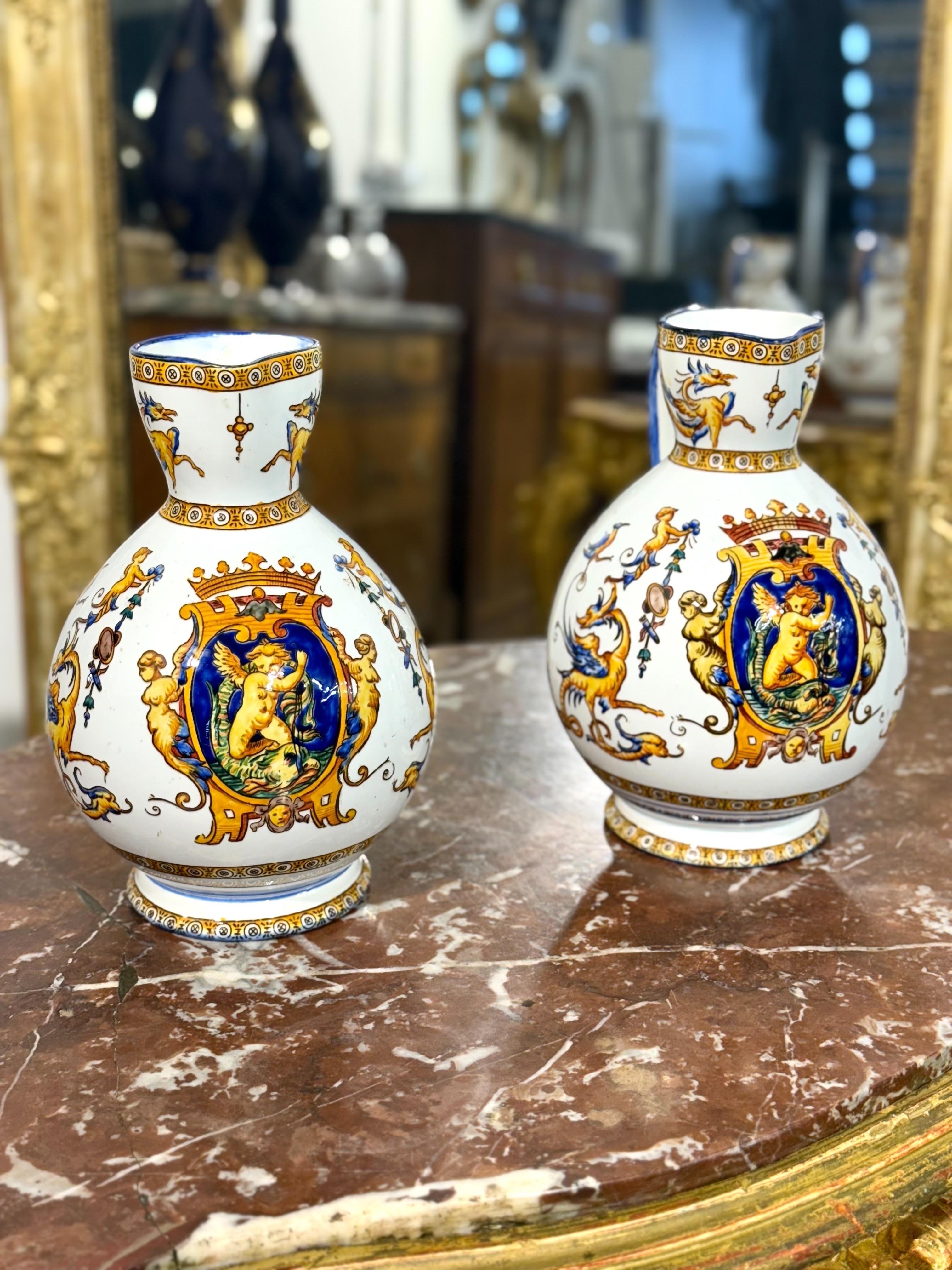 Coppia di brocche in maiolica rinascimentale di Gien, XIX secolo in vendita 8