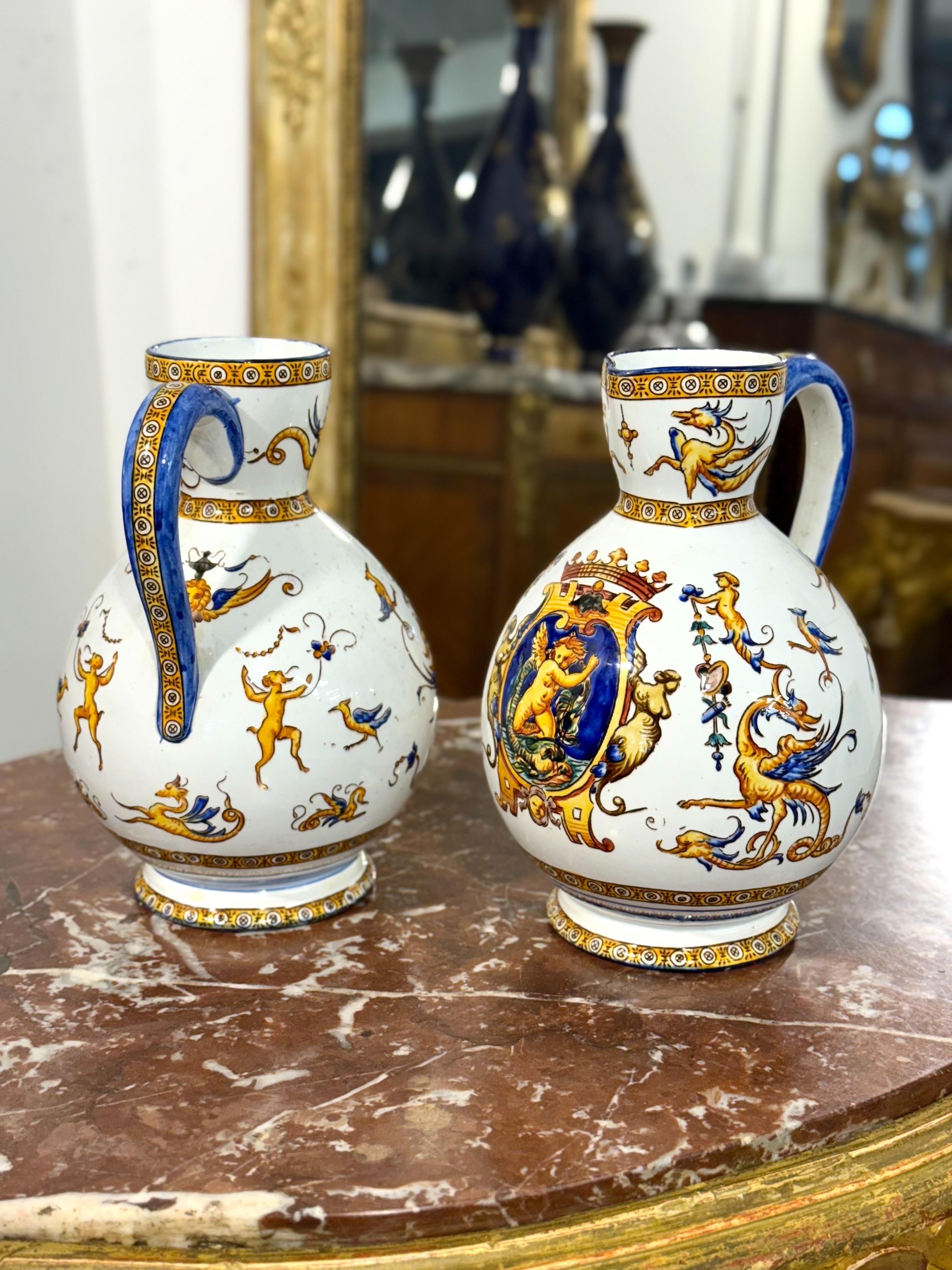 Coppia di brocche in maiolica rinascimentale di Gien, XIX secolo in vendita 12