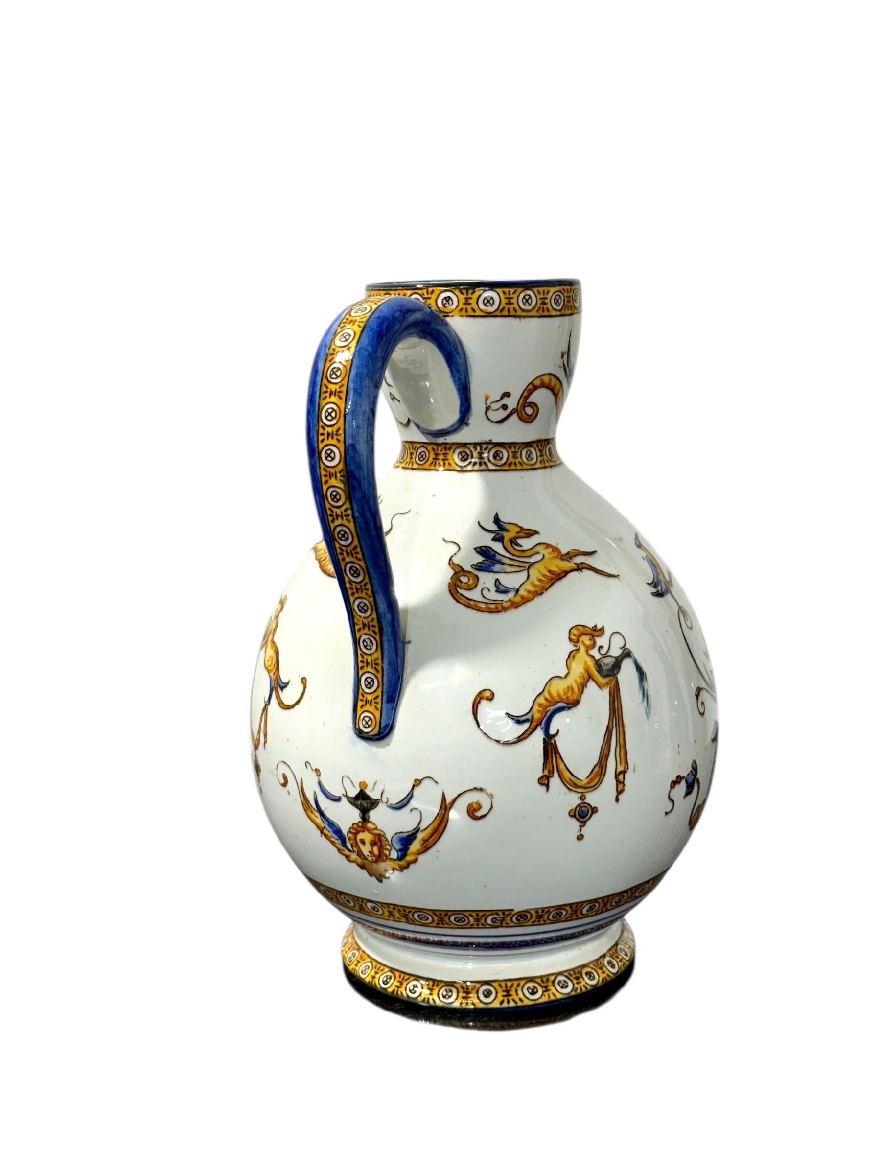 Dipinto a mano Coppia di brocche in maiolica rinascimentale di Gien, XIX secolo in vendita