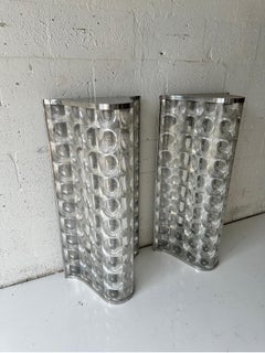 Ein Paar gigantischer  1970's  Wandleuchter aus PVC, Kunststoff und Chrom