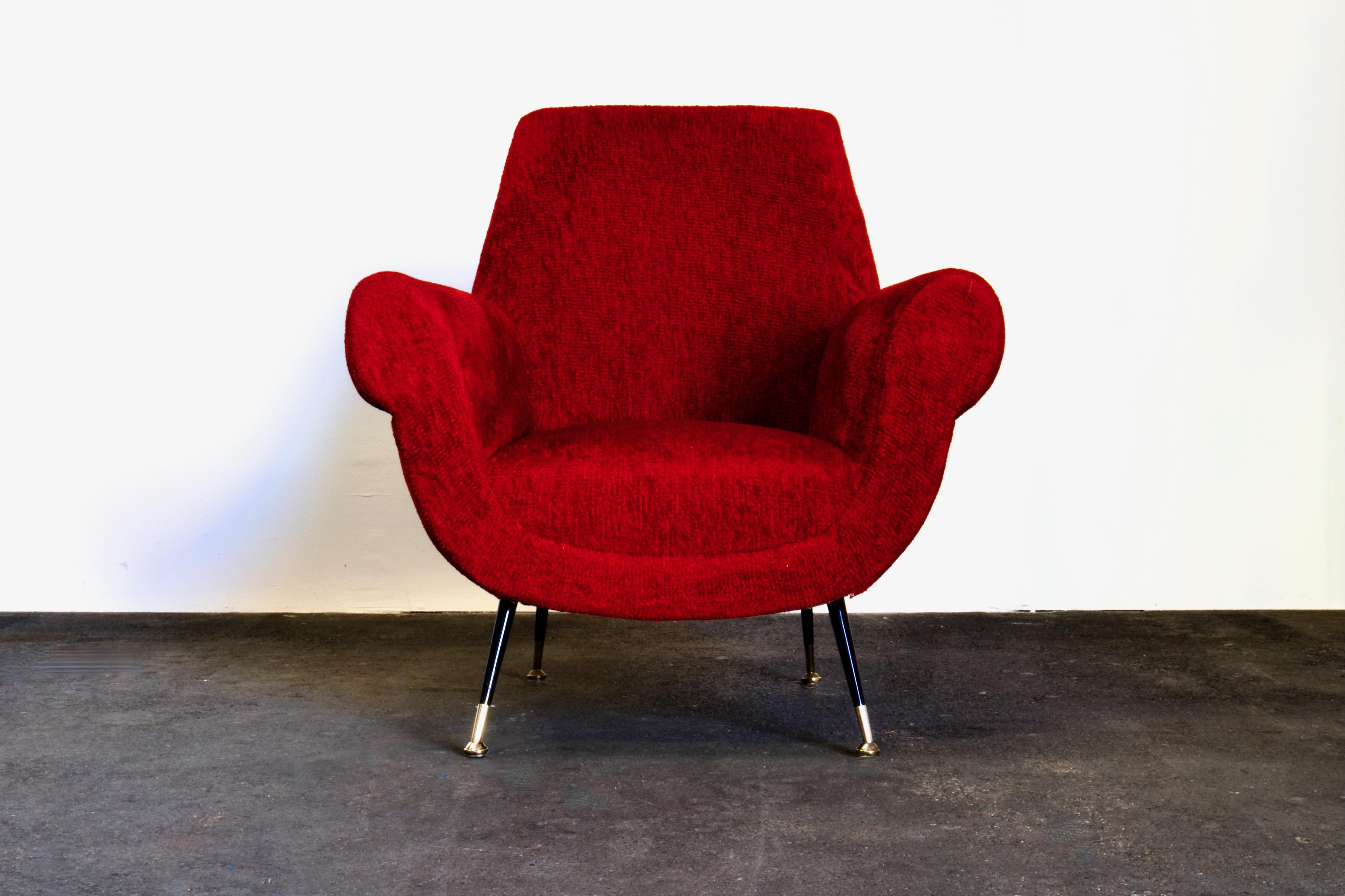 Mid-Century Modern Pair of Gigi Radice Club / Lounge Armchairs for Minotti, 1950s Italy, Red Fabric For Sale
