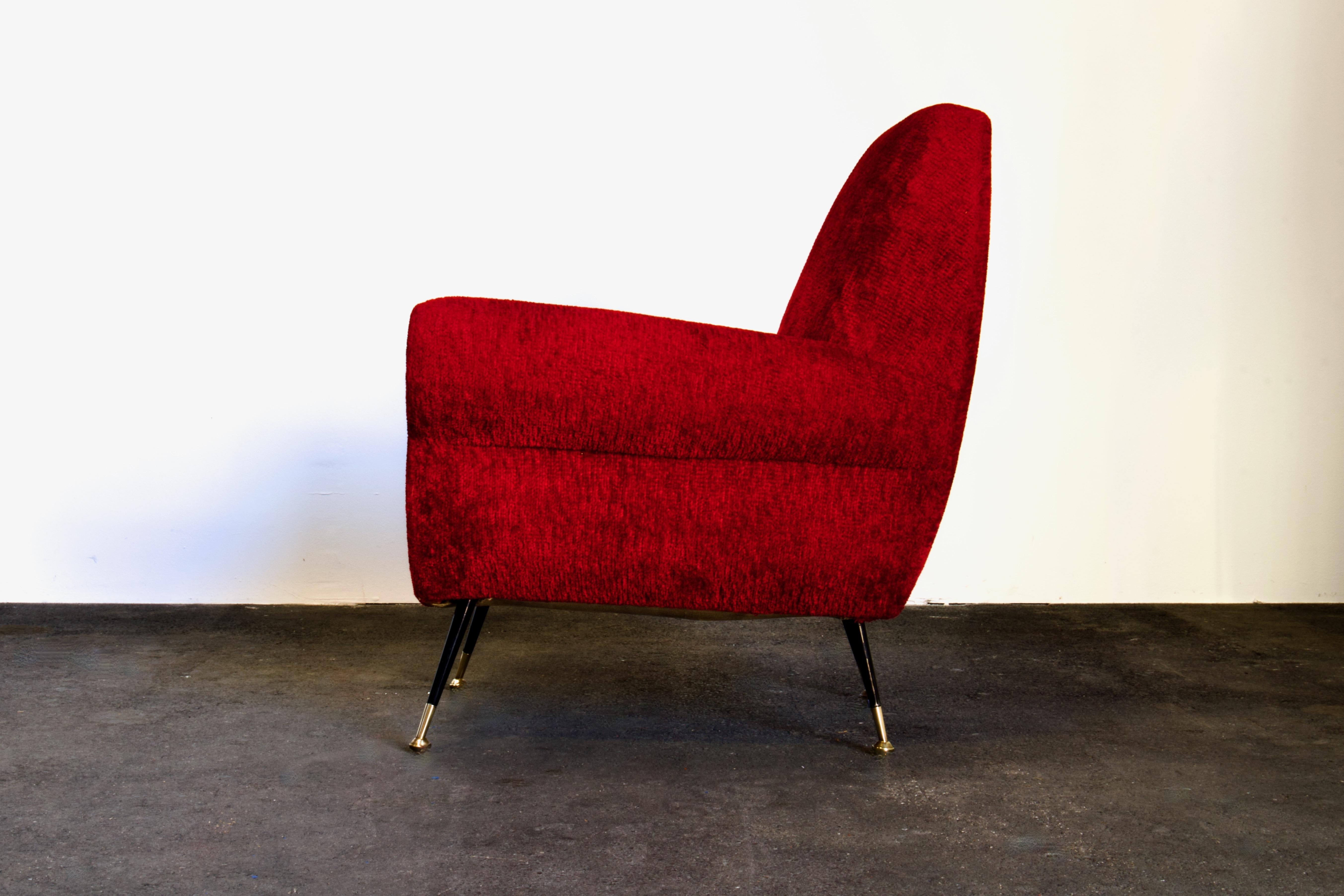 Paire de fauteuils club/salon Gigi Radice pour Minotti, Italie, années 1950, tissu rouge Bon état - En vente à Grand Cayman, KY
