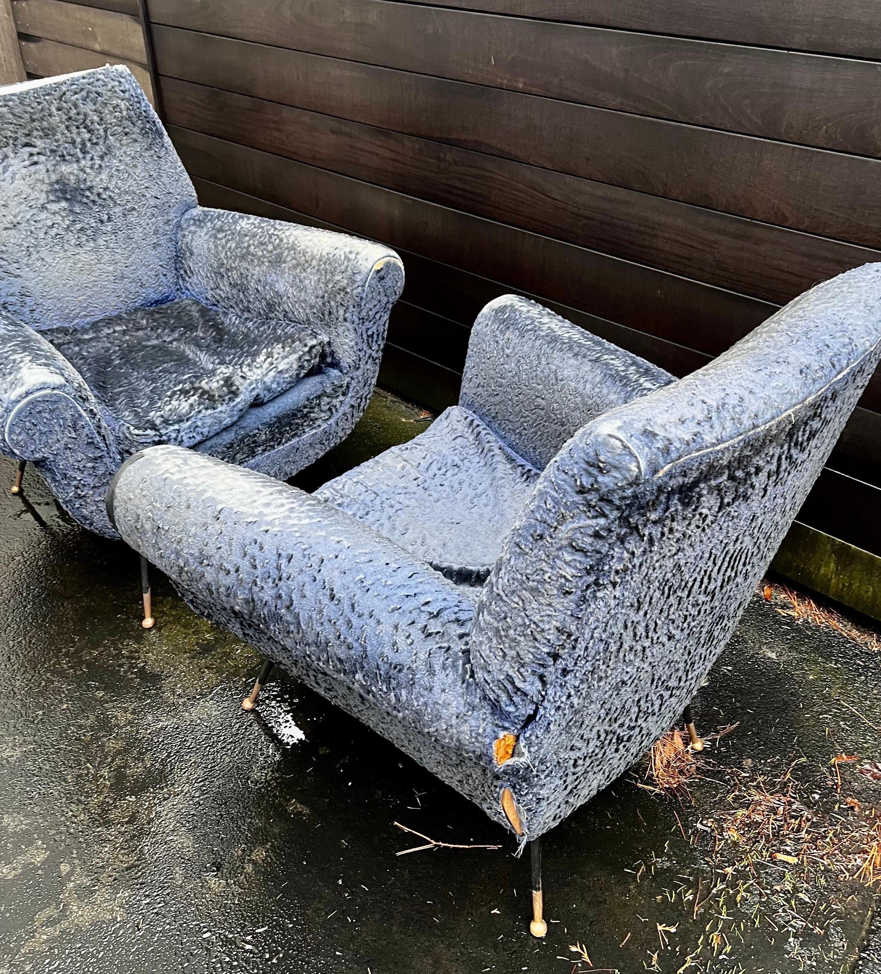 Pair of Gigi Radice Club Chairs for Minotti, c. 1950 (for restoration) For Sale 3