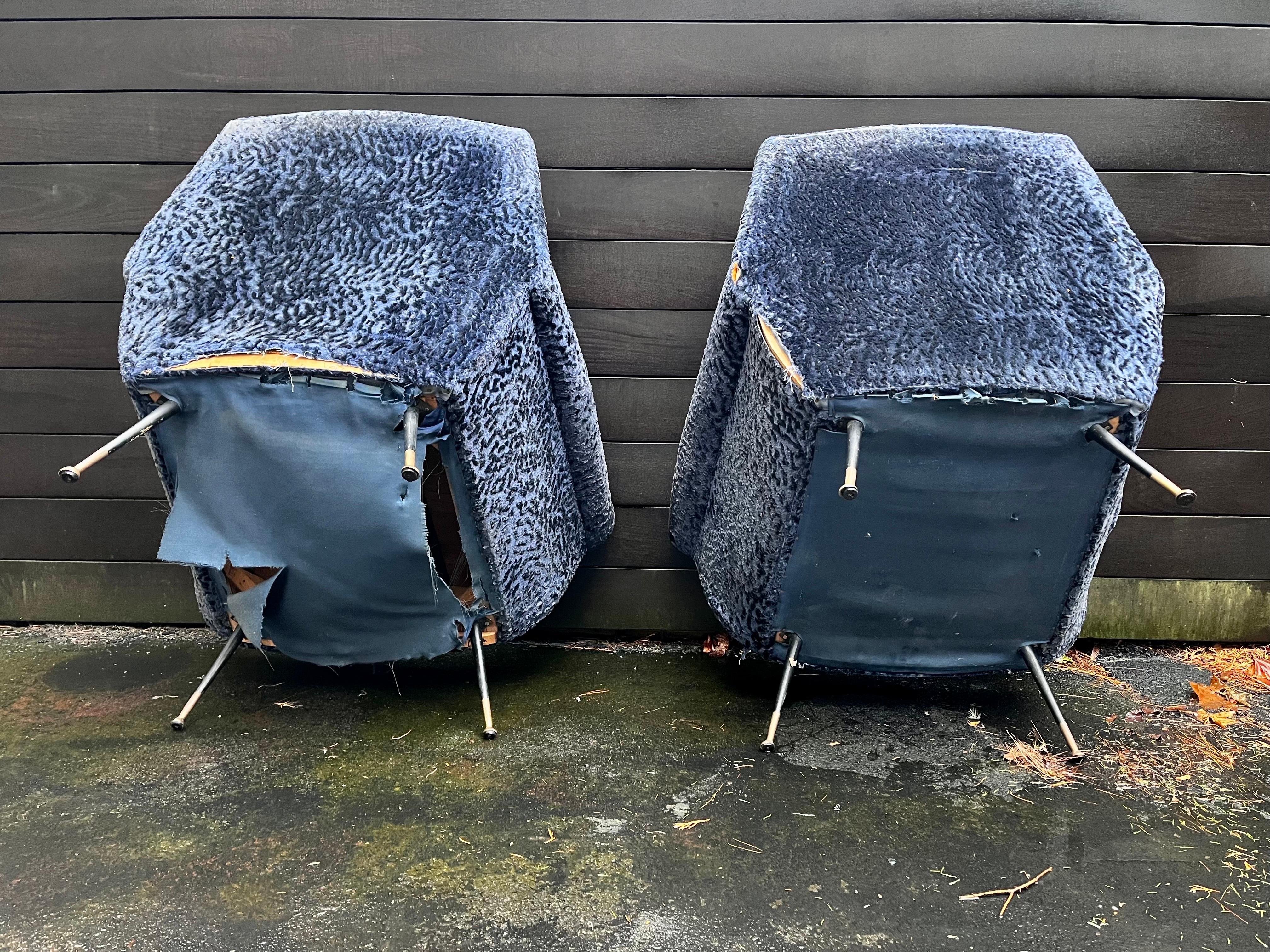Pair of Gigi Radice Club Chairs for Minotti, c. 1950 (for restoration) For Sale 8