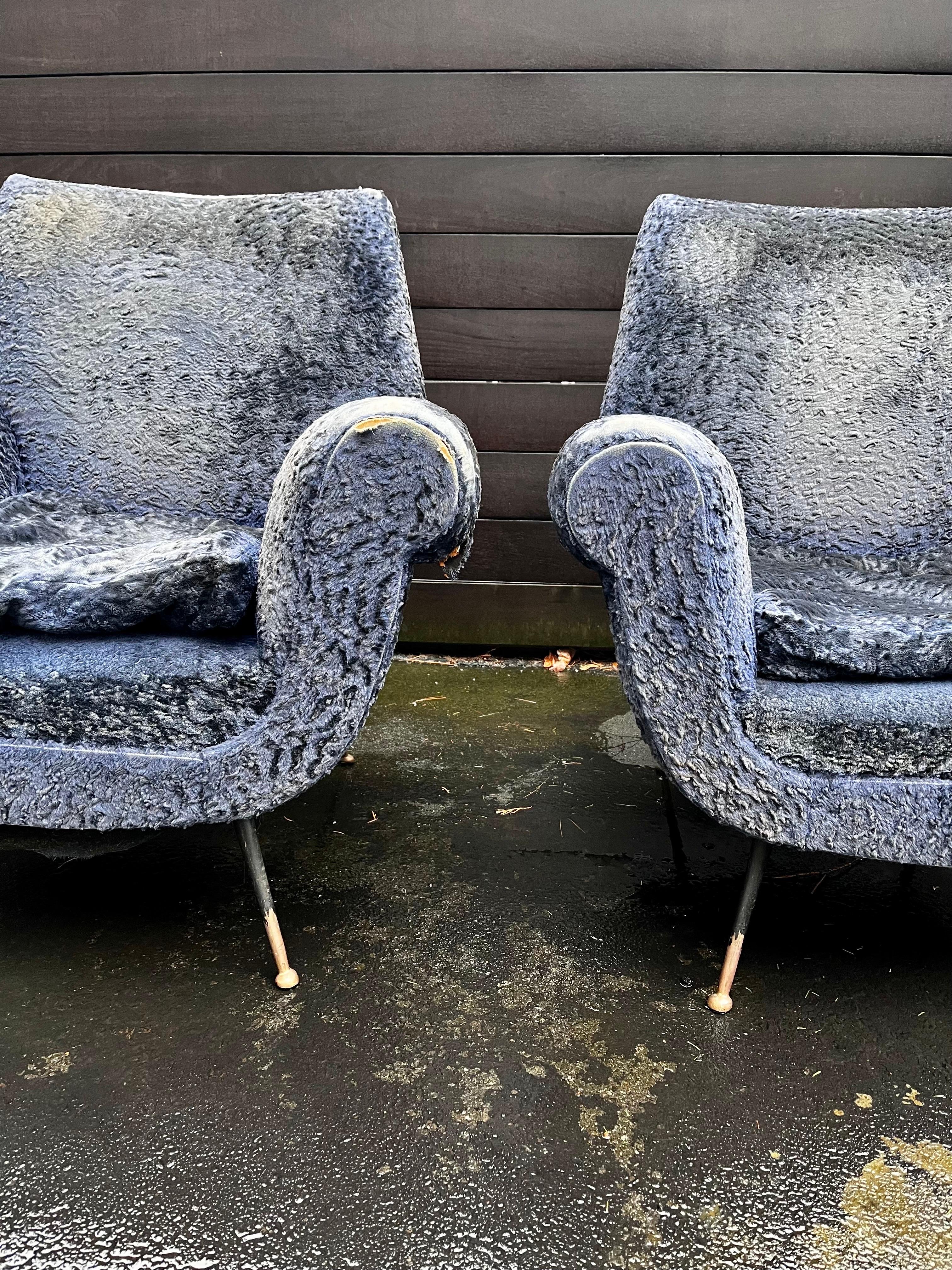 Art Deco Pair of Gigi Radice Club Chairs for Minotti, c. 1950 (for restoration) For Sale
