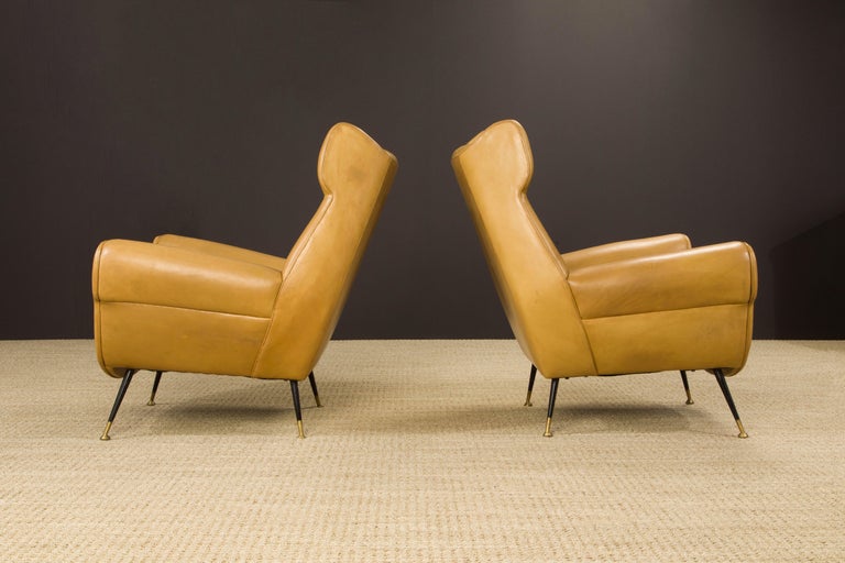 Pair of Gigi Radice for Minotti Leather Wingback Lounge Chairs, Italy, c. 1950s In Good Condition For Sale In Los Angeles, CA