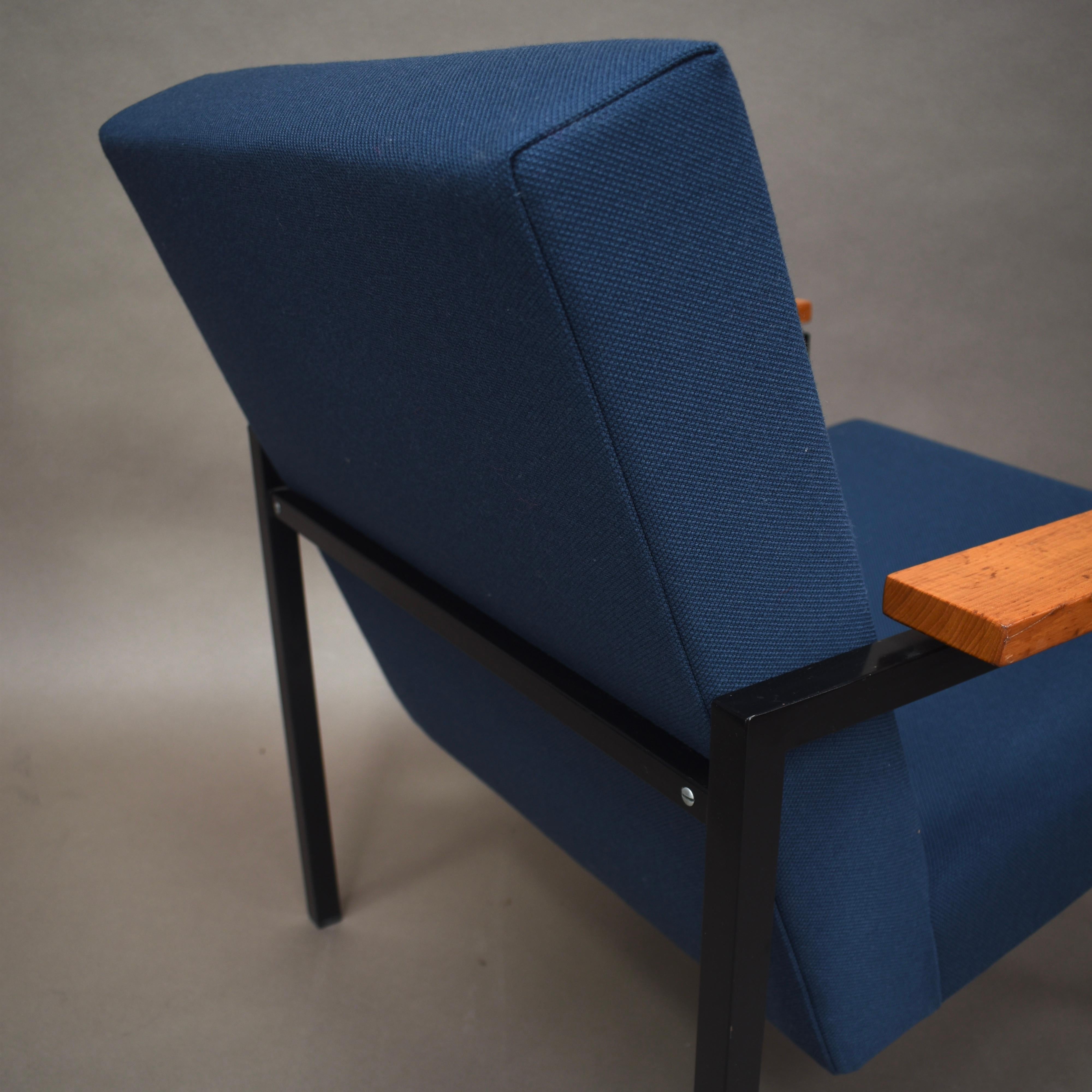 Pair of Gijs van der Sluis Chairs in New Upholstery, Netherlands, circa 1960 4